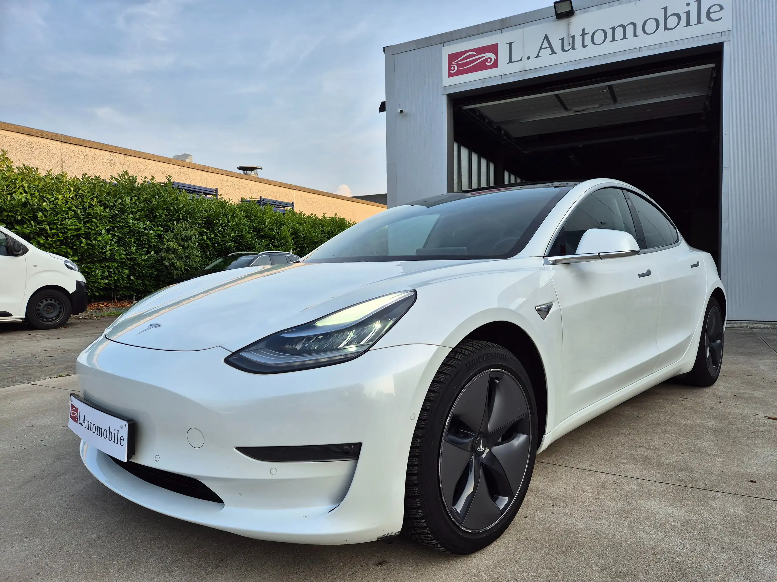 Tesla - Model 3