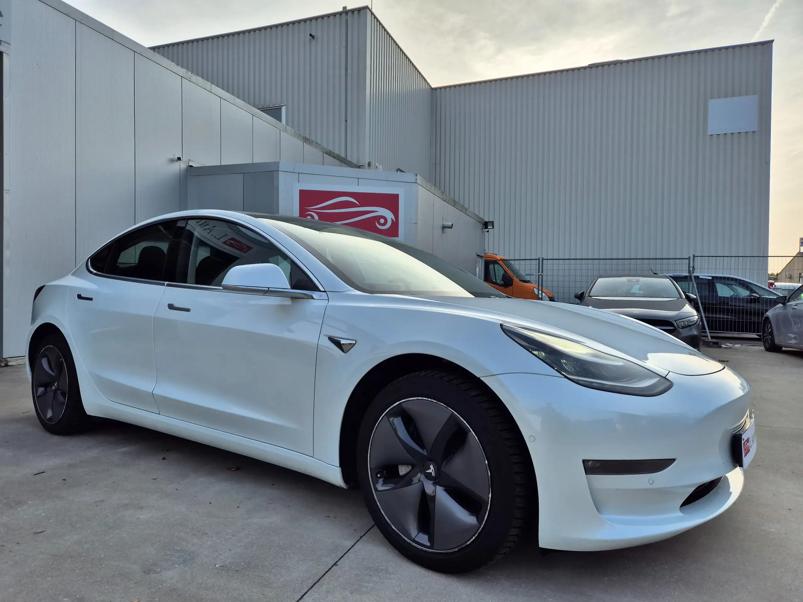 Tesla - Model 3