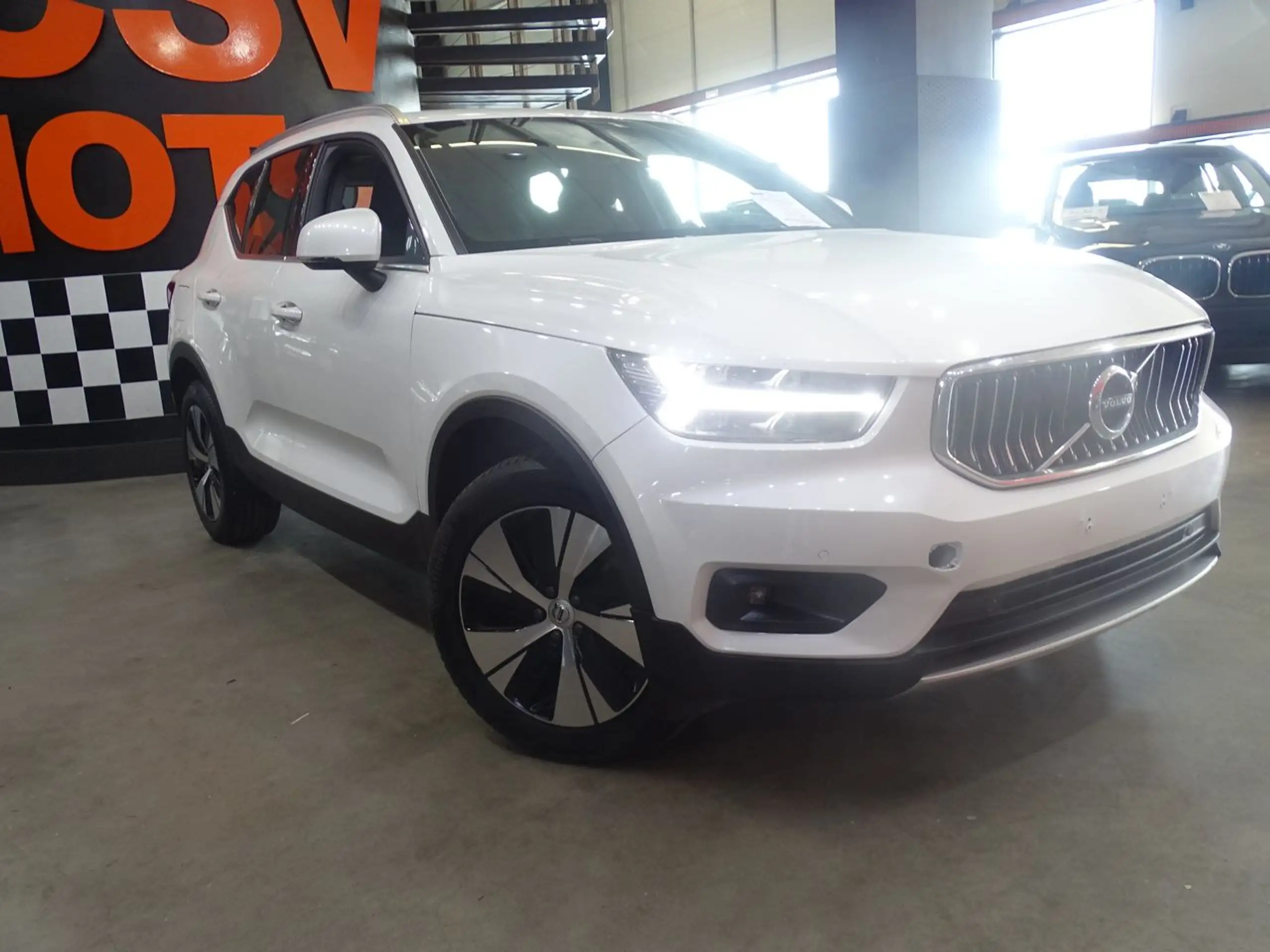 Volvo - XC40