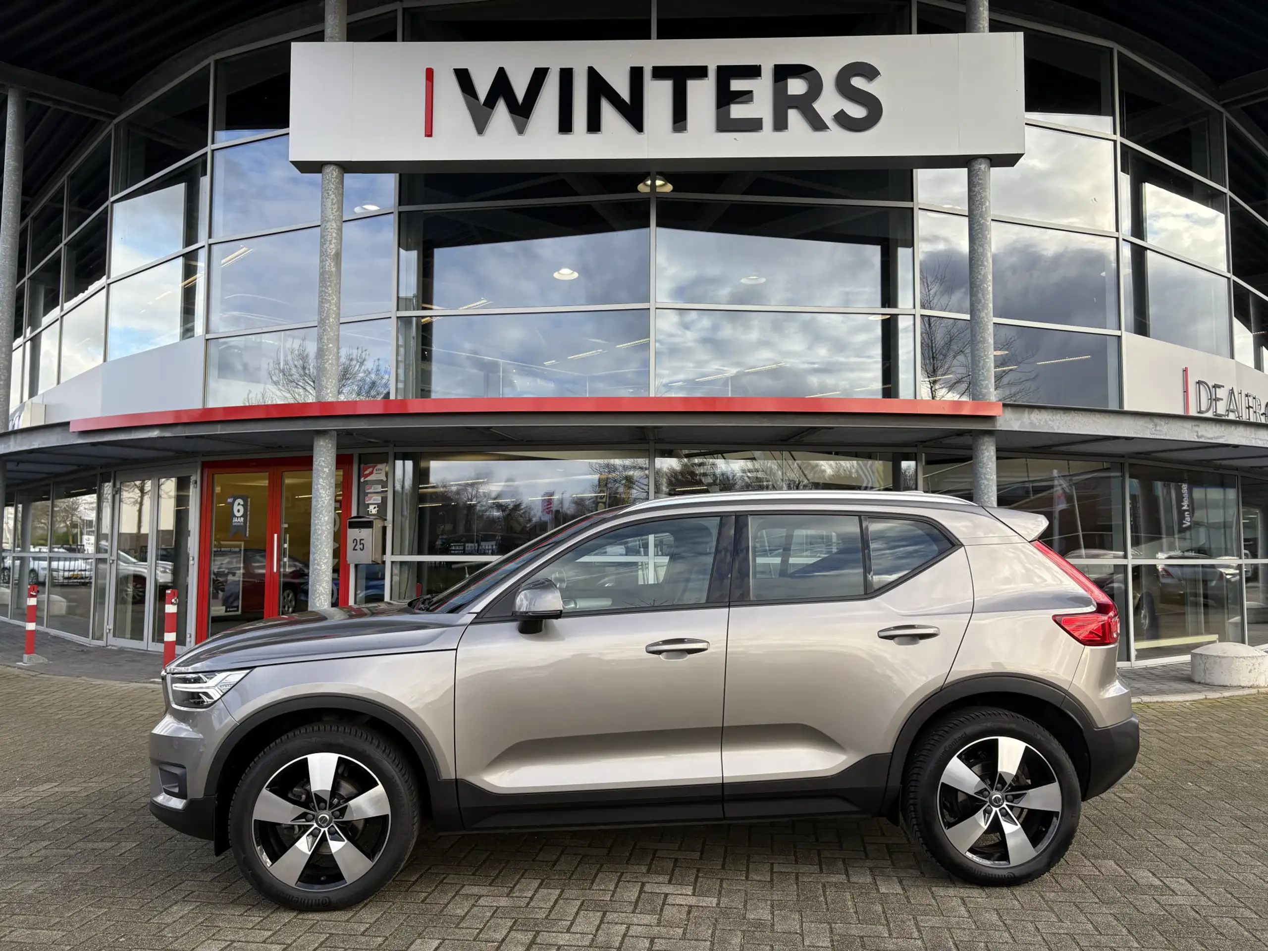 Volvo - XC40