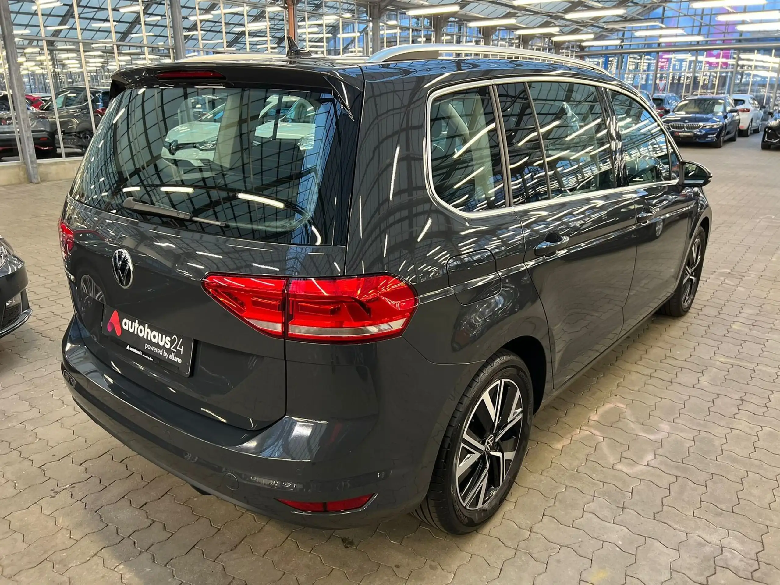 Volkswagen - Touran