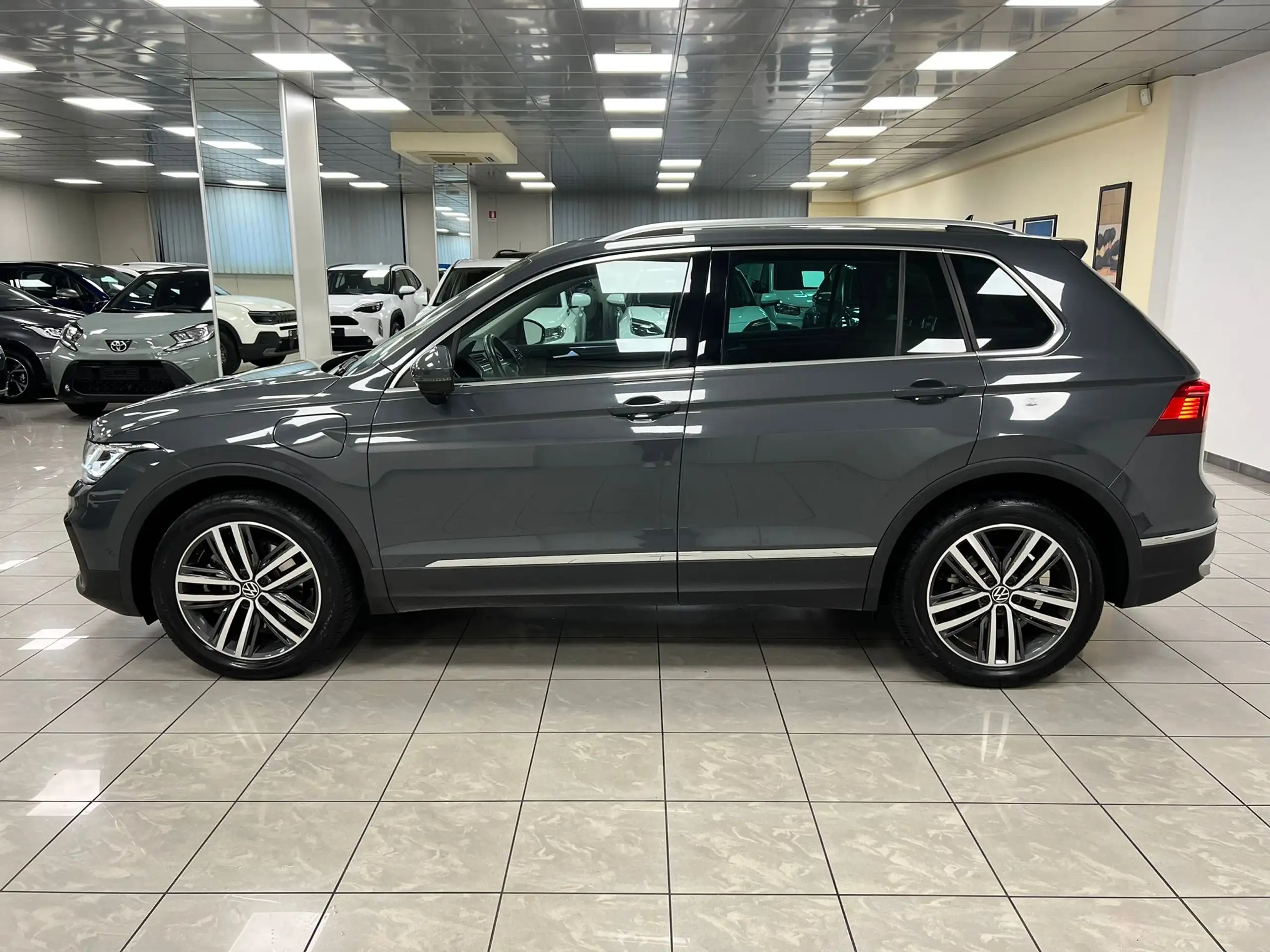 Volkswagen - Tiguan