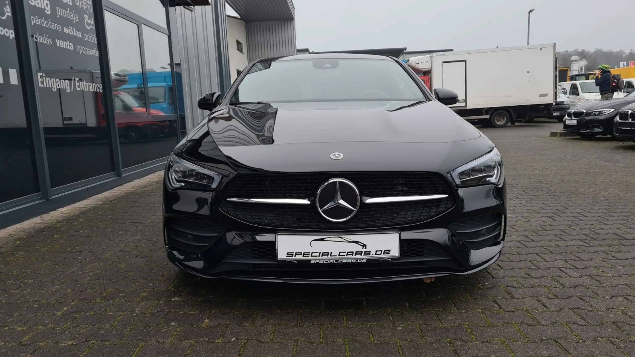 Mercedes-Benz - CLA 180