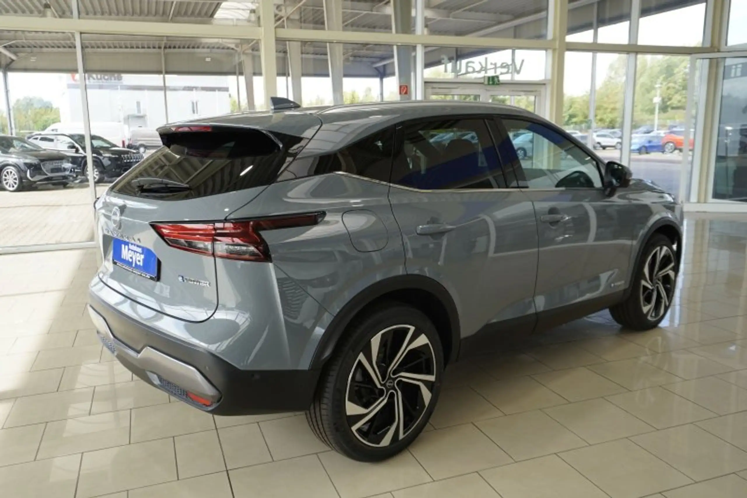 Nissan - Qashqai