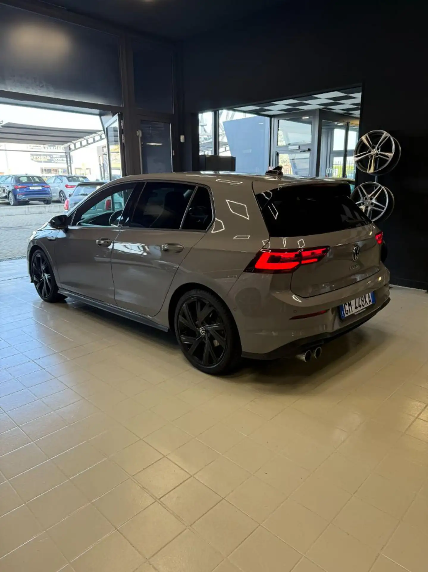 Volkswagen - Golf