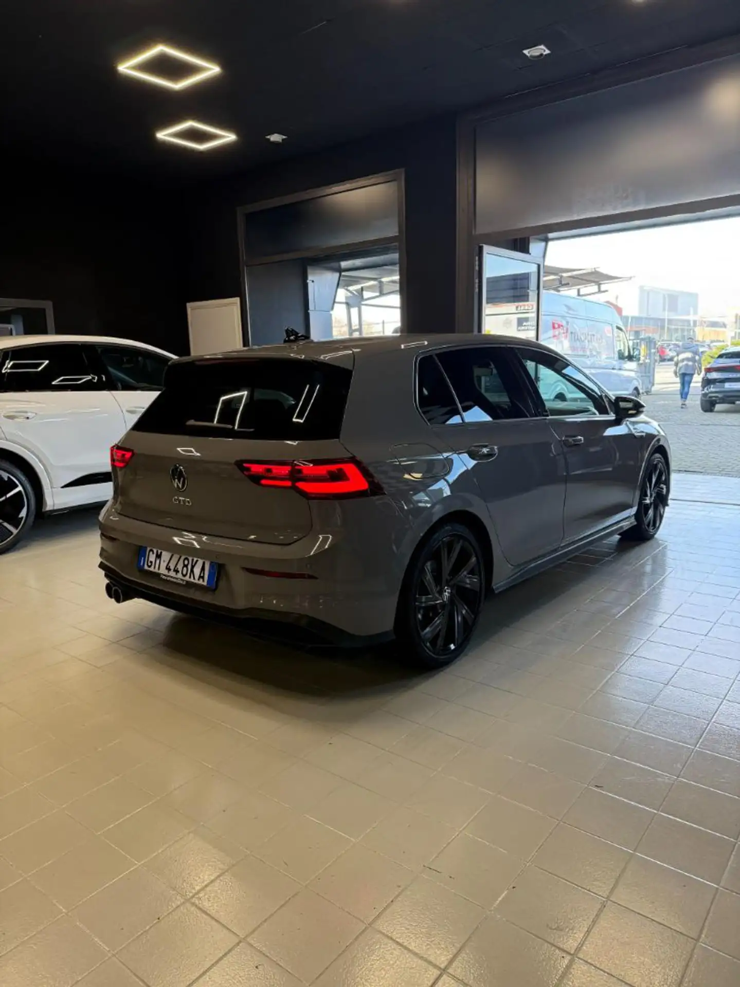 Volkswagen - Golf