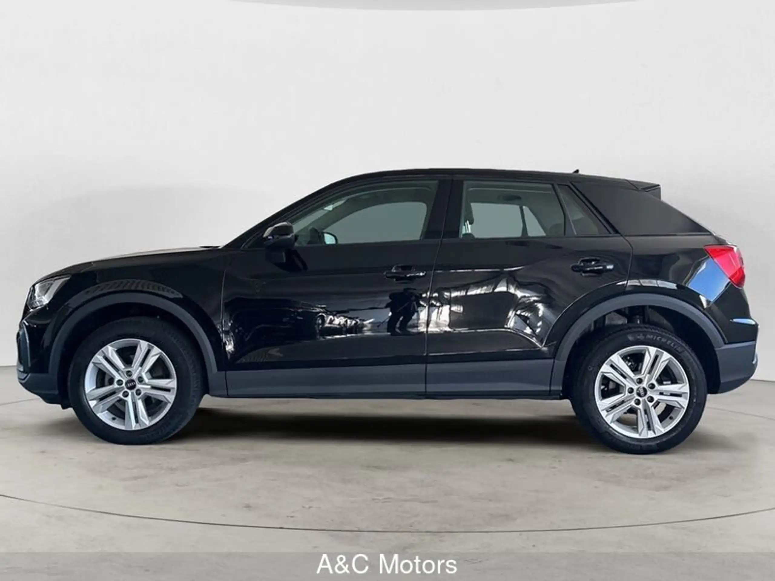 Audi - Q2