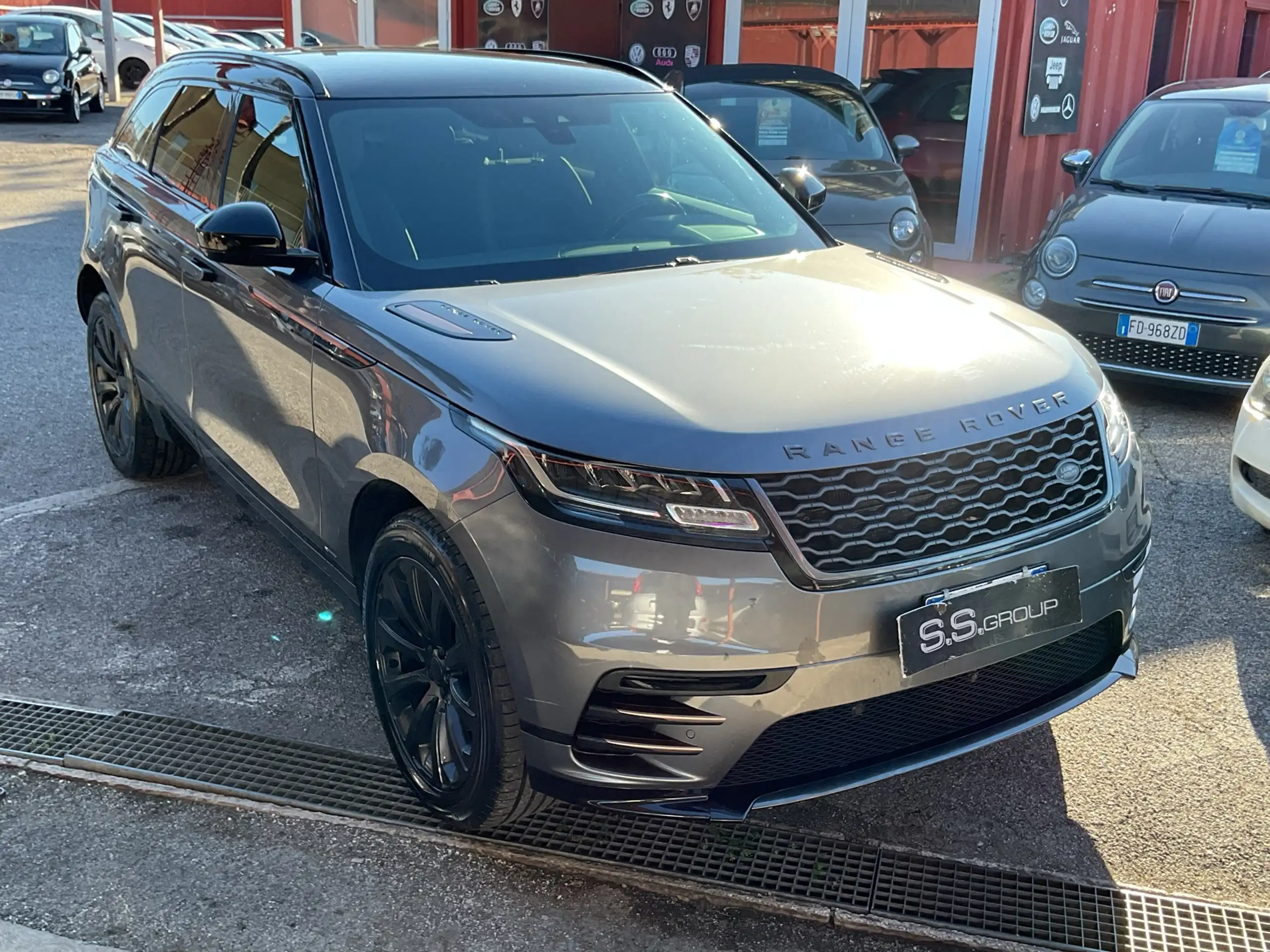 Land Rover - Range Rover Velar