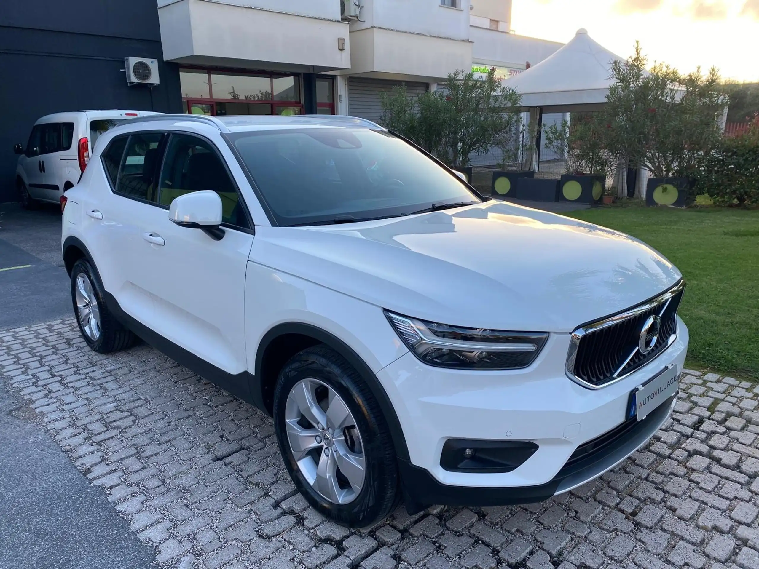 Volvo - XC40