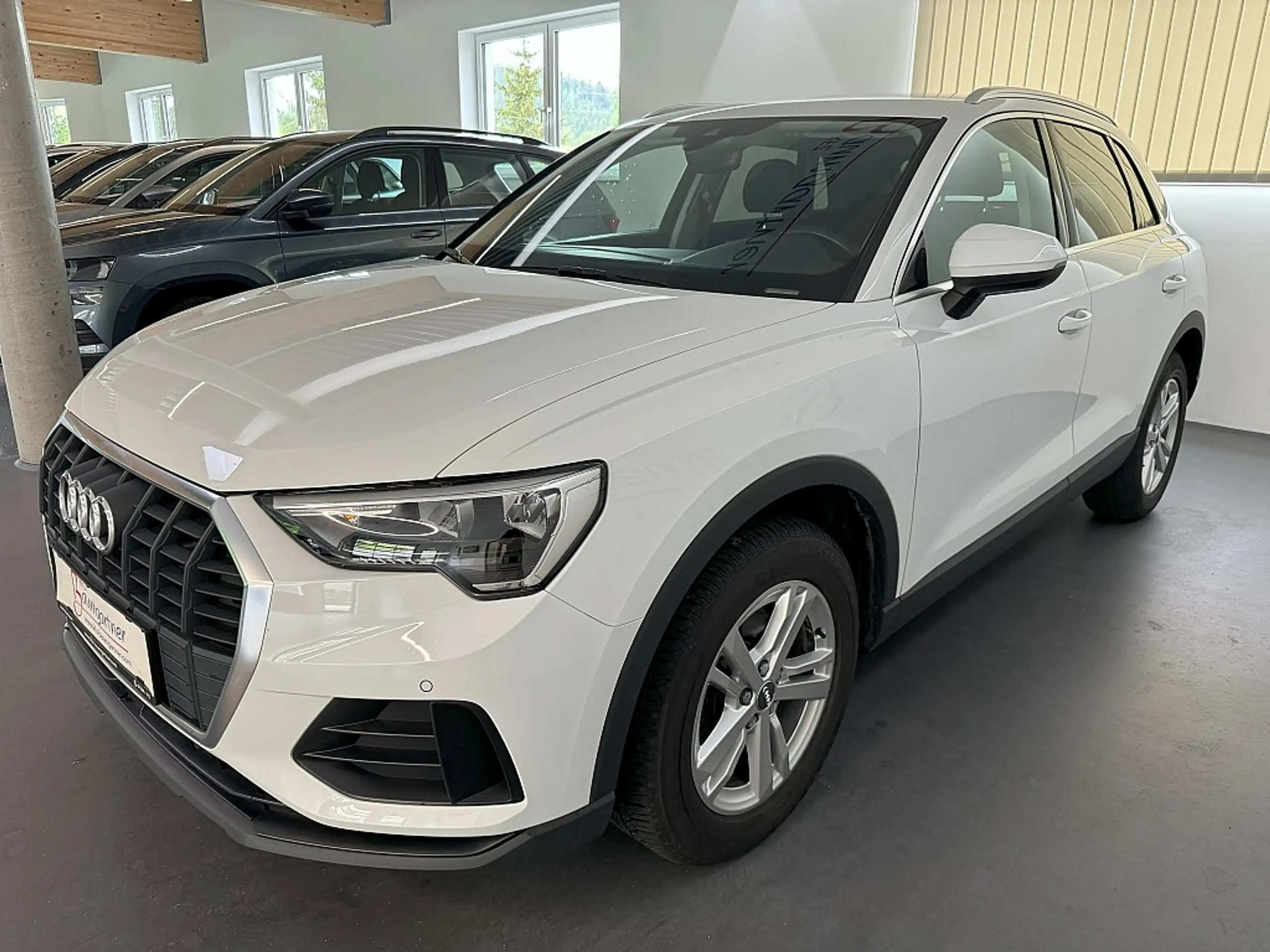 Audi - Q3