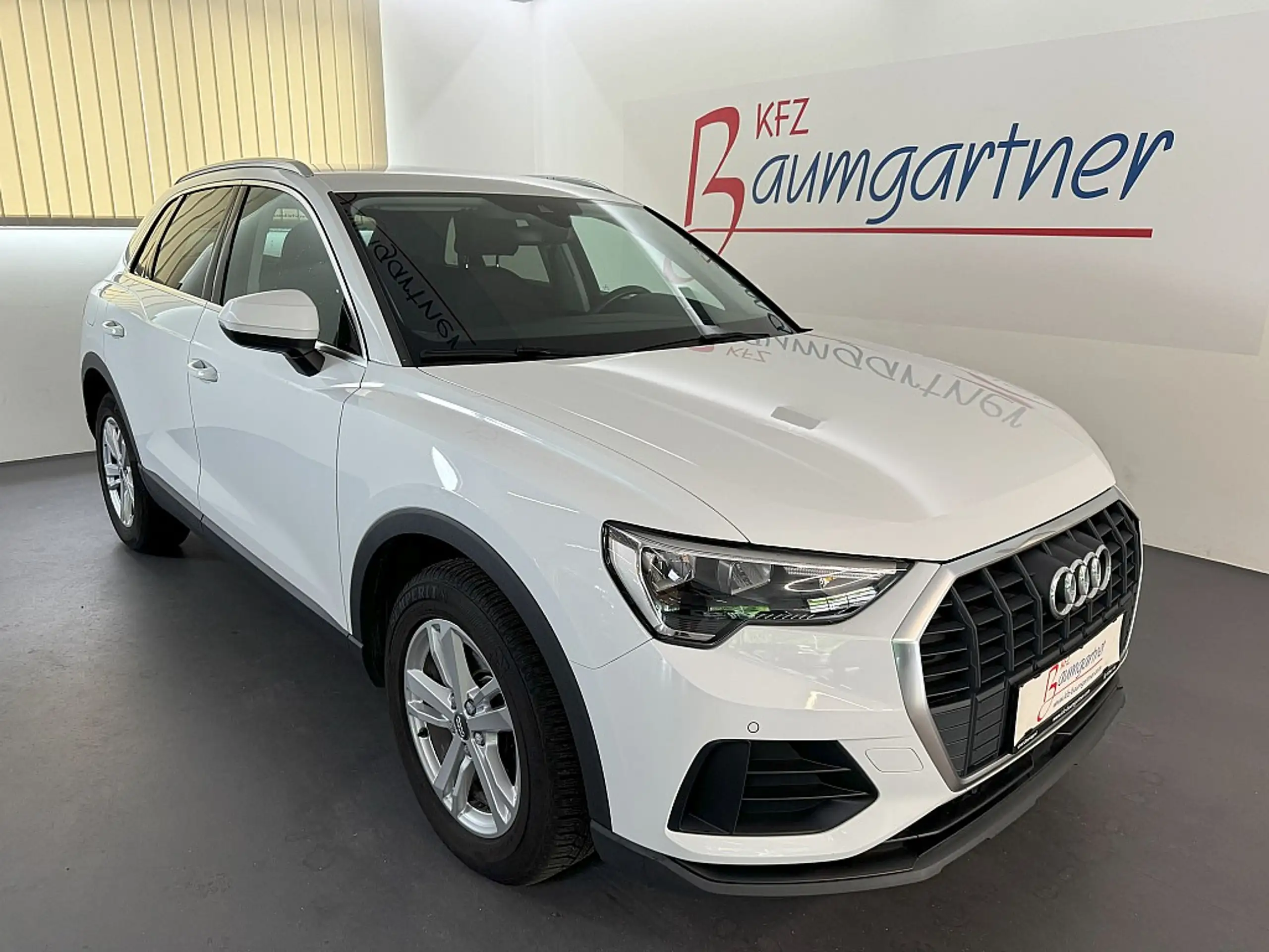 Audi - Q3