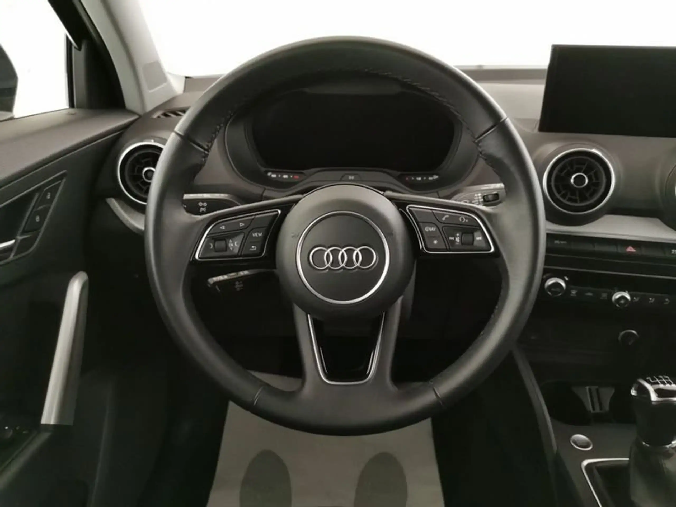 Audi - Q2