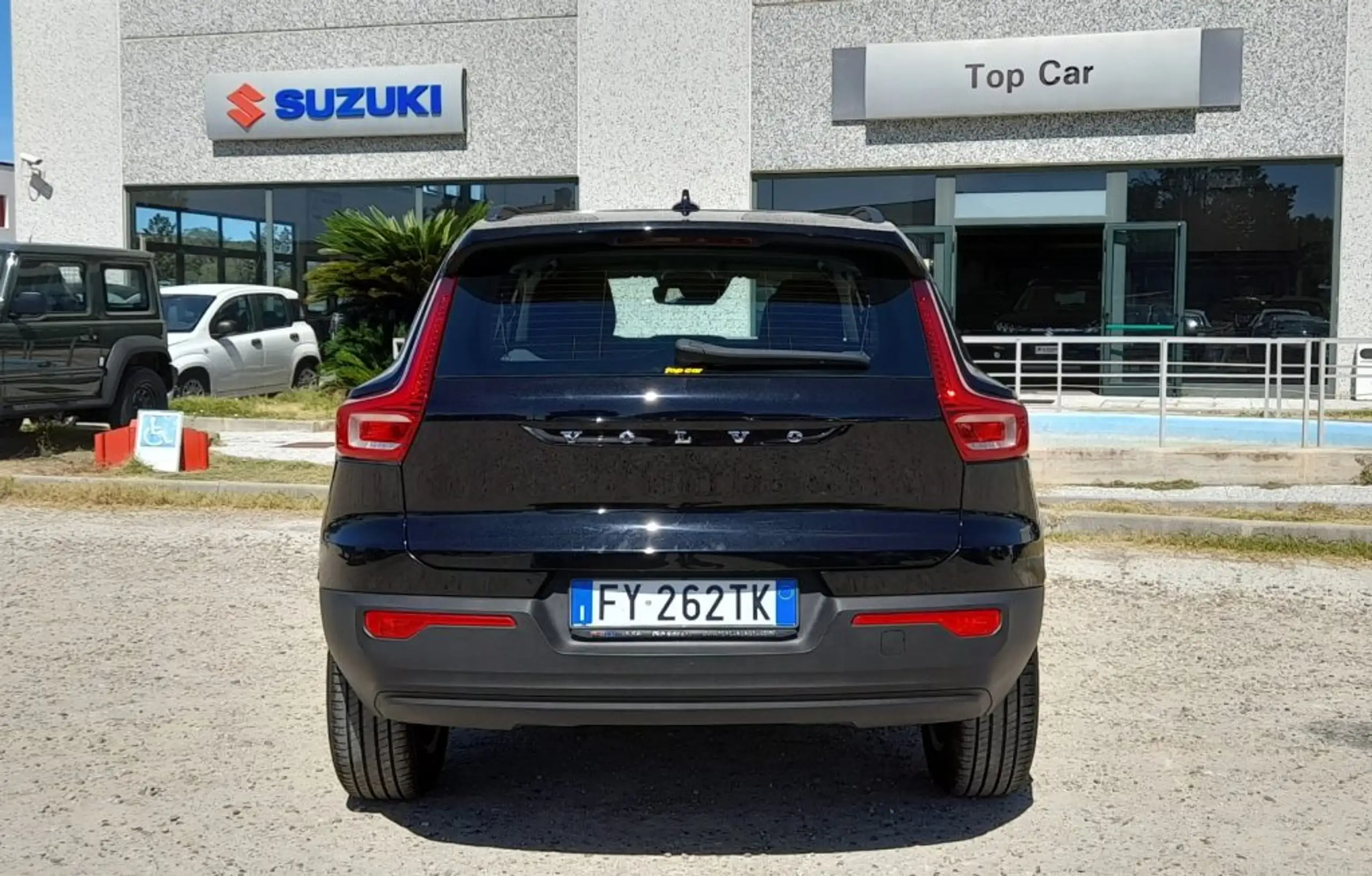 Volvo - XC40