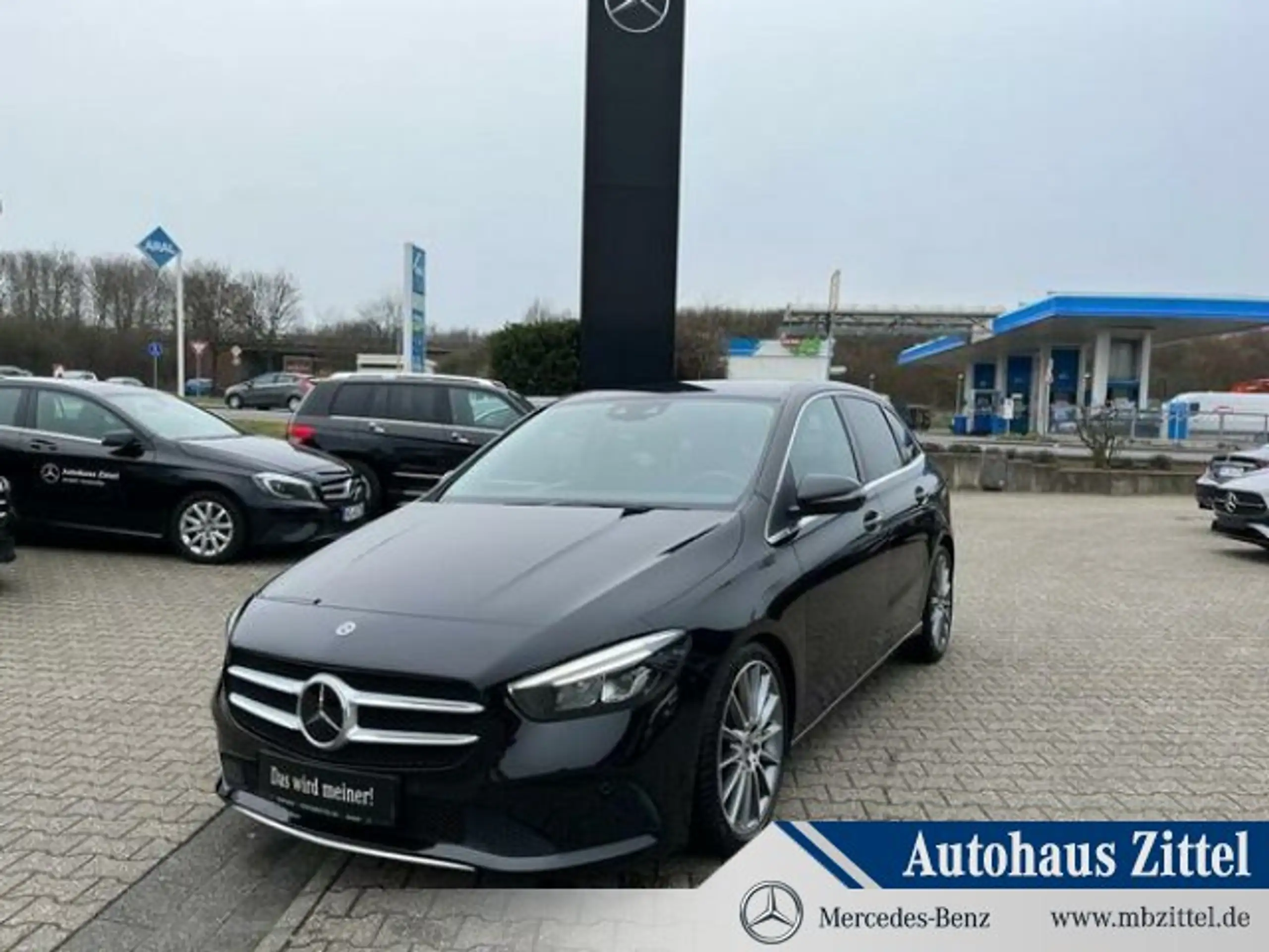 Mercedes-Benz - B 200