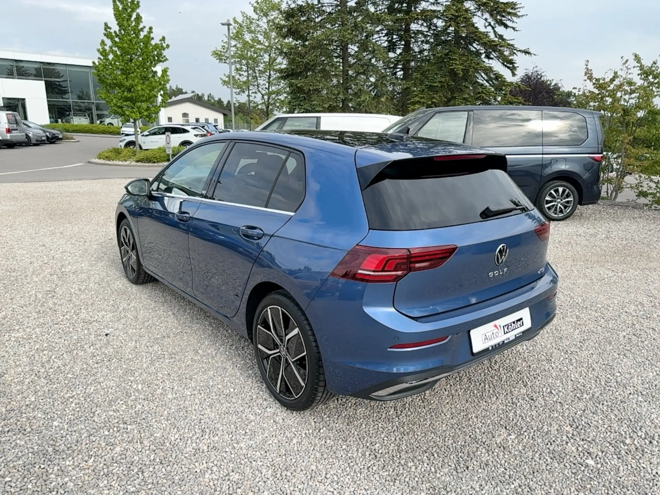 Volkswagen - Golf