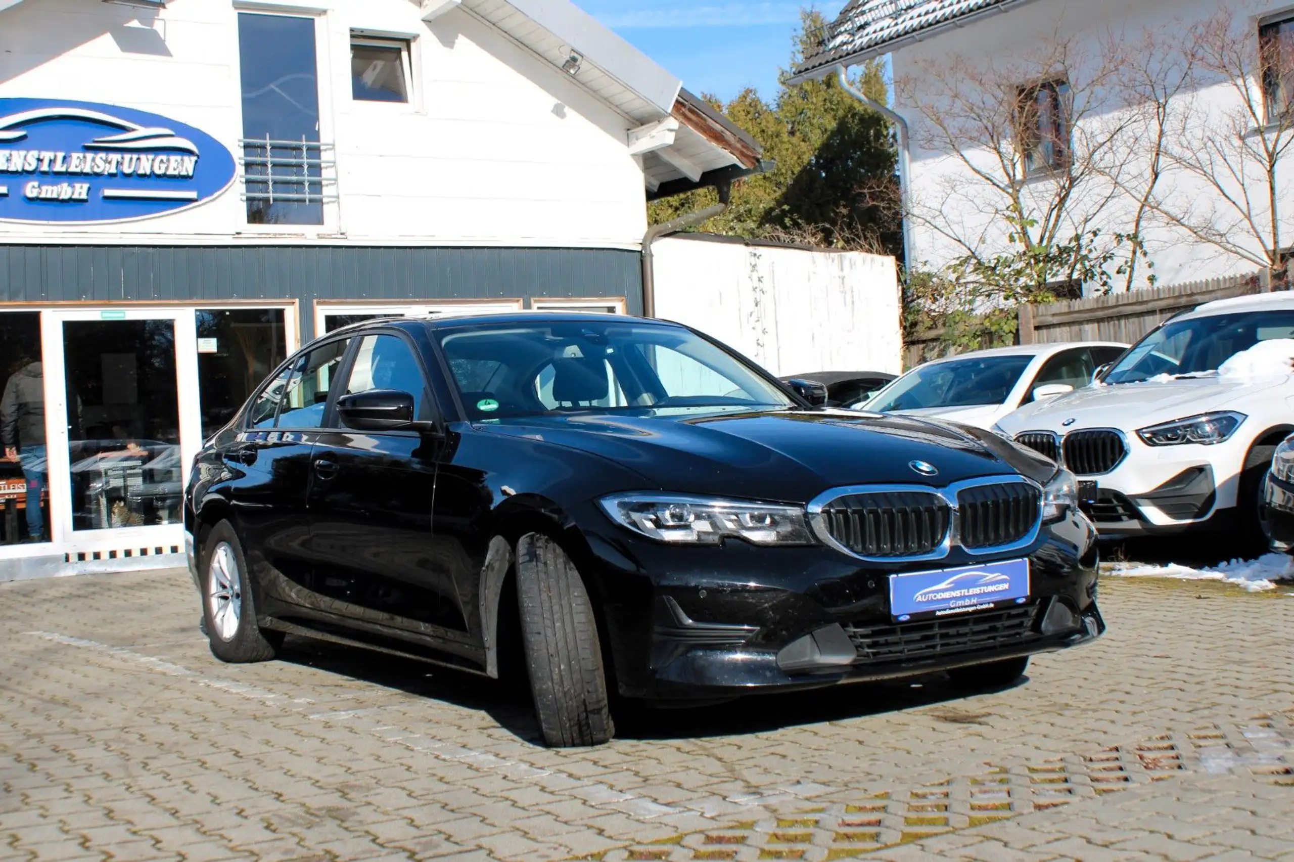 BMW - 320