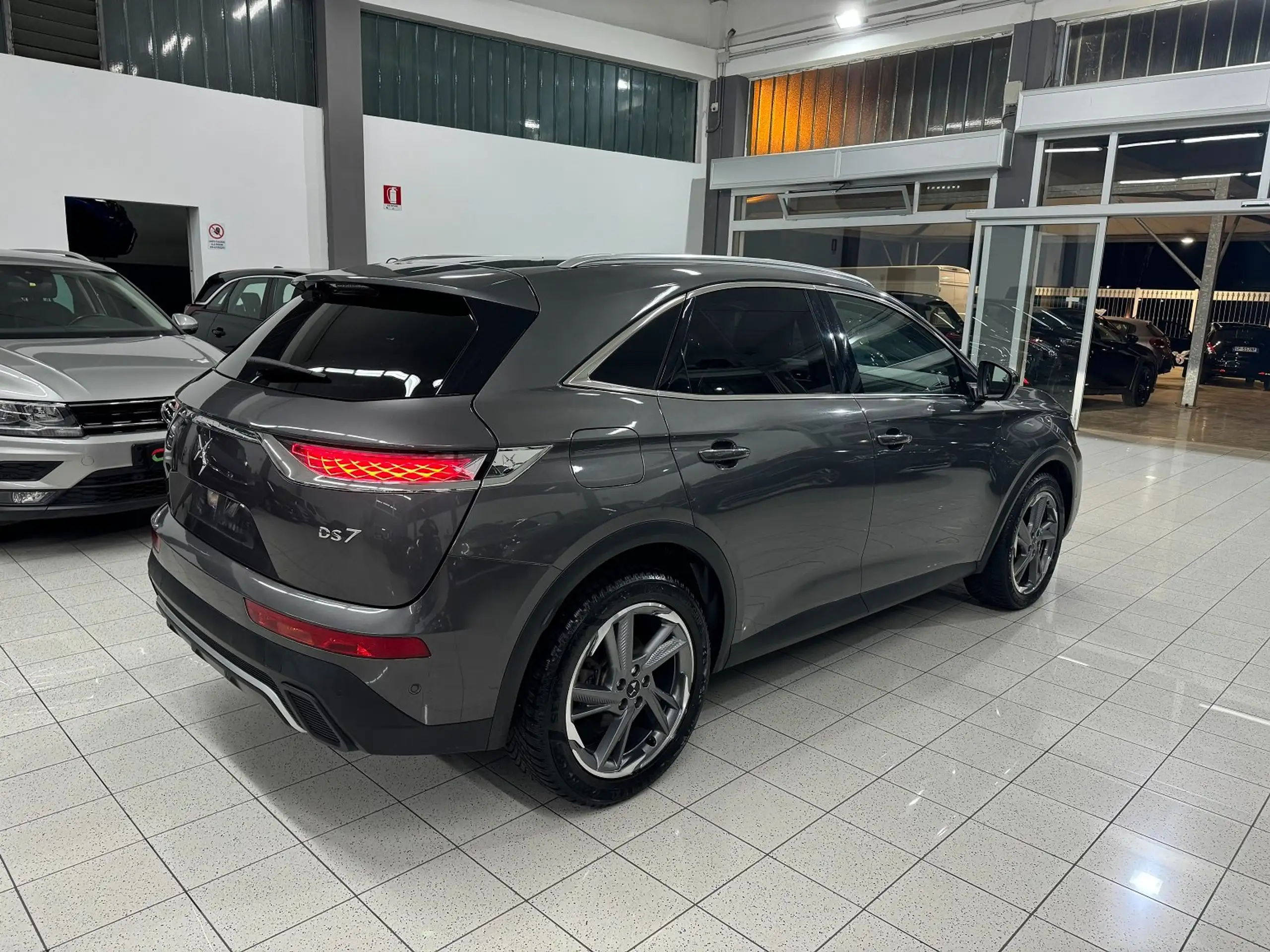 DS Automobiles - DS 7 Crossback