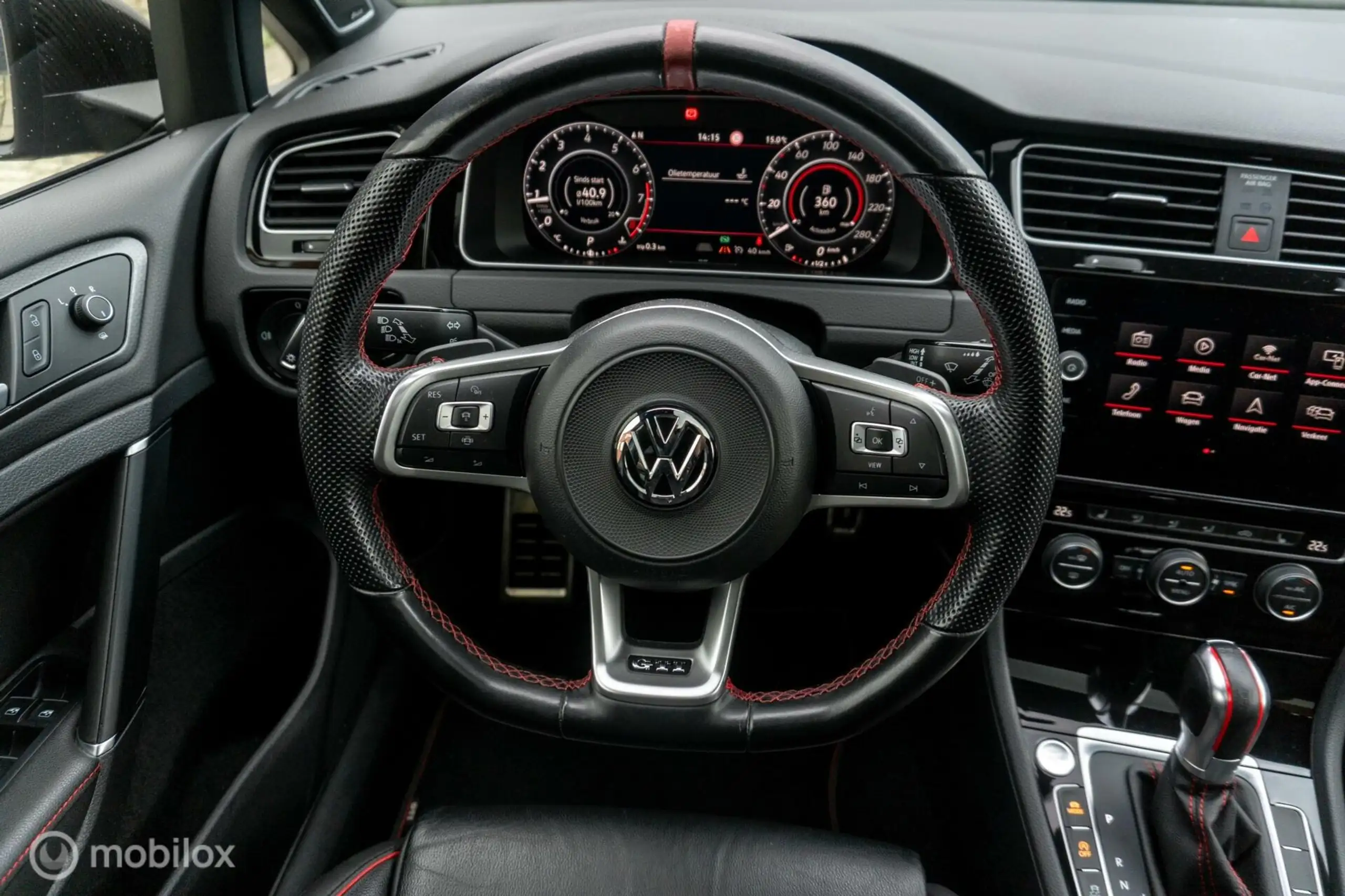 Volkswagen - Golf GTI