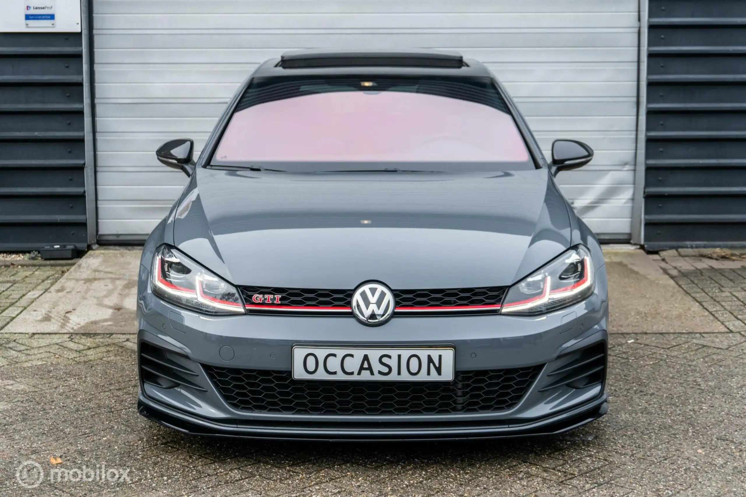 Volkswagen - Golf GTI