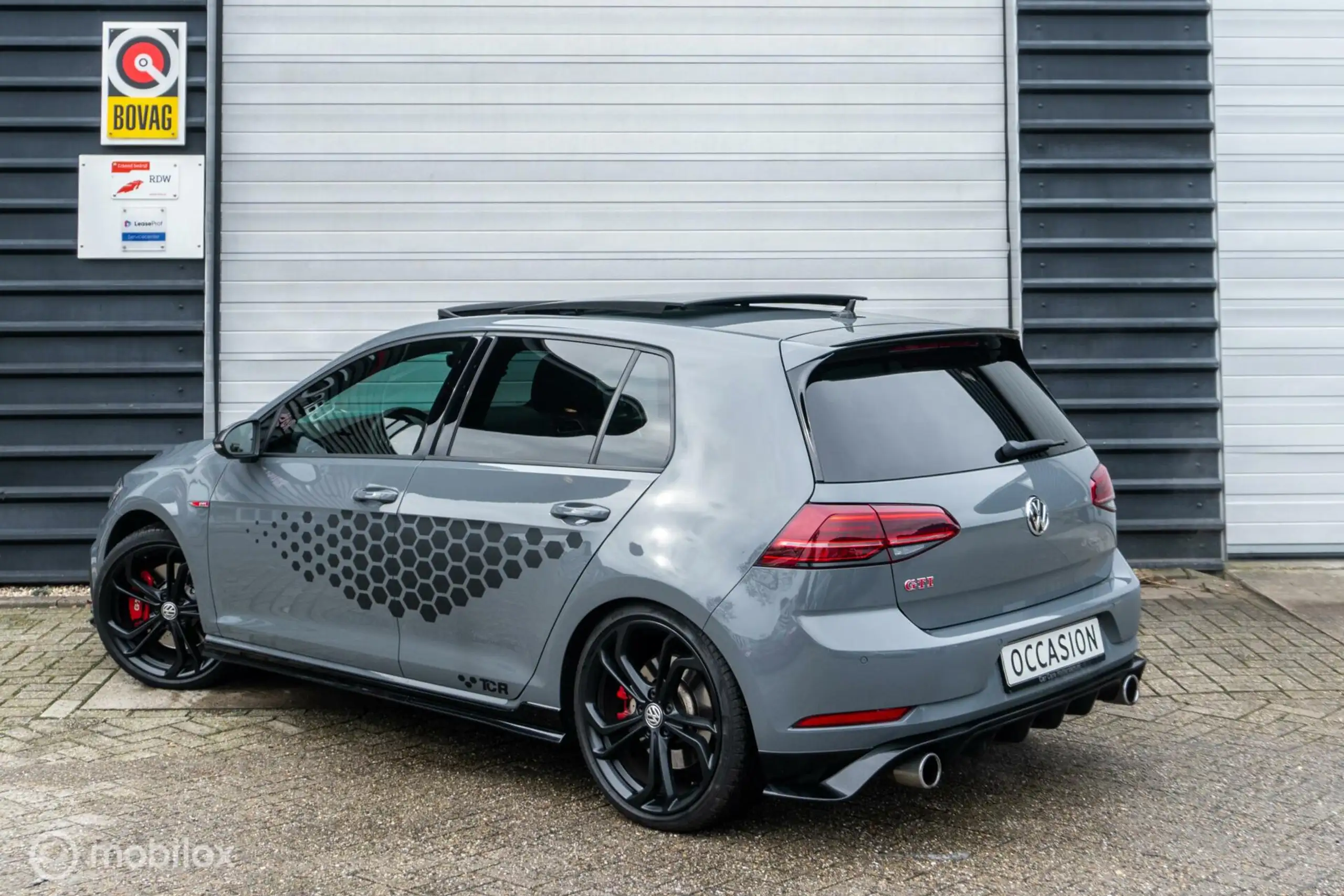 Volkswagen - Golf GTI