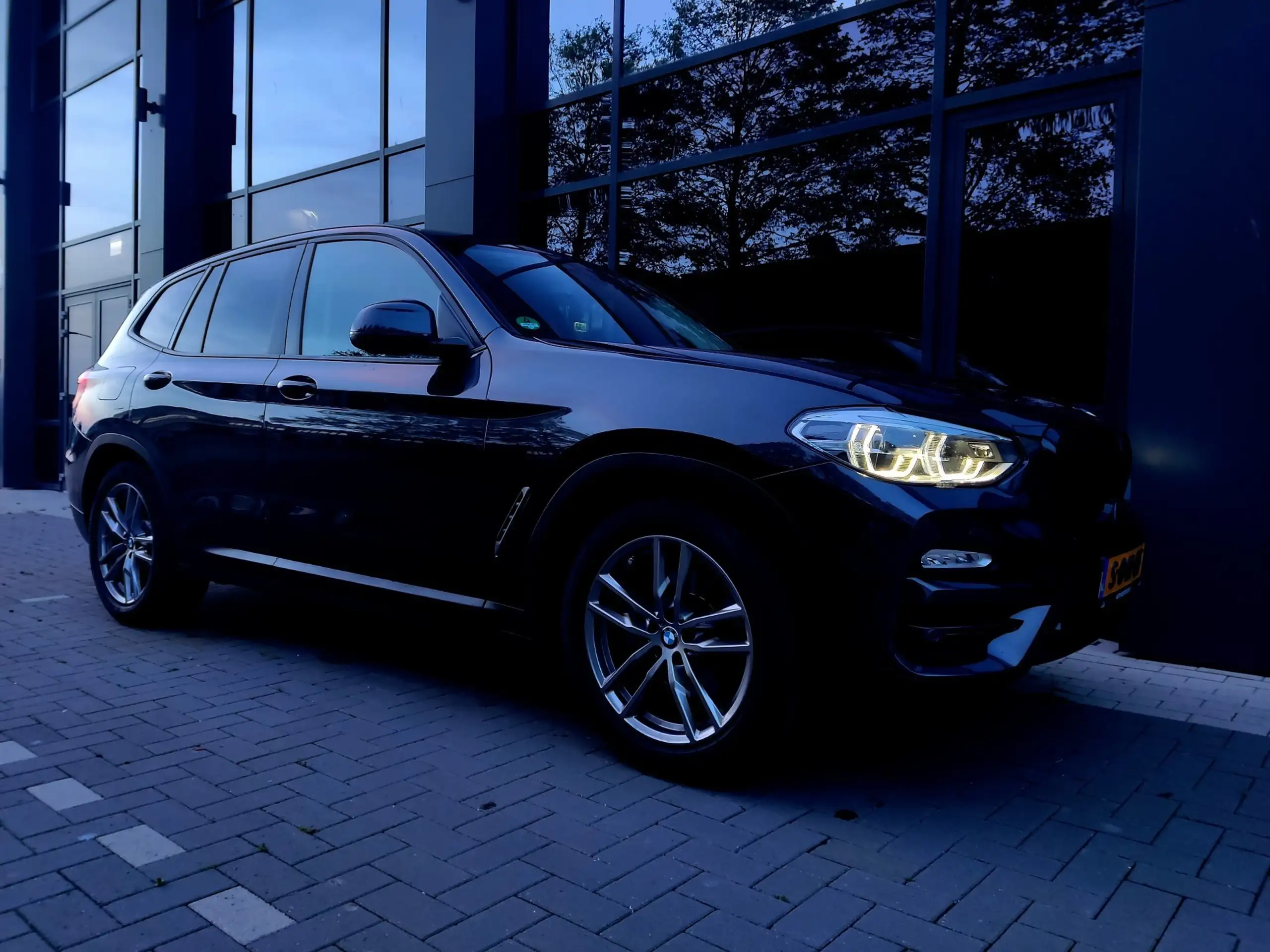 BMW - X3