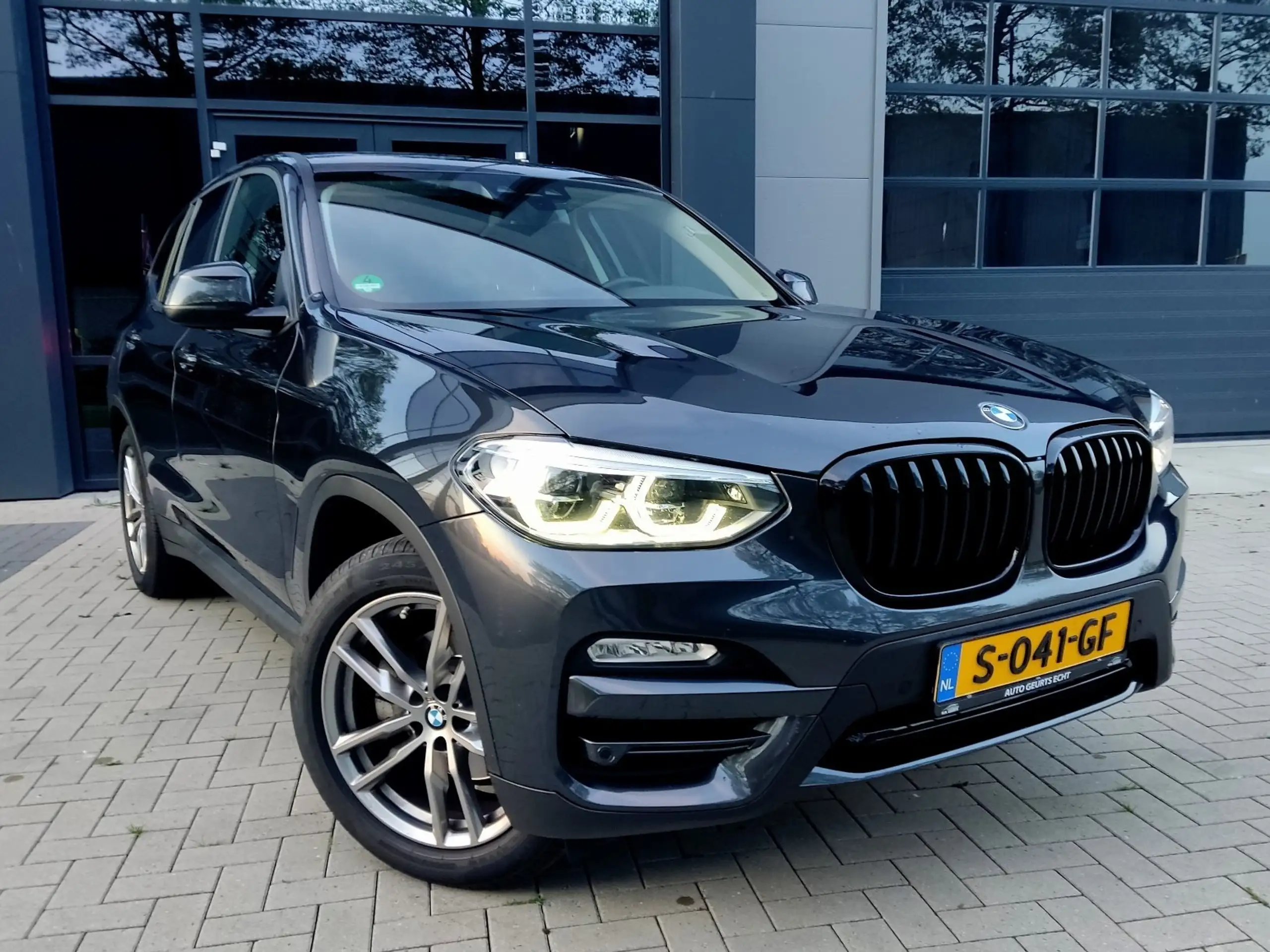 BMW - X3