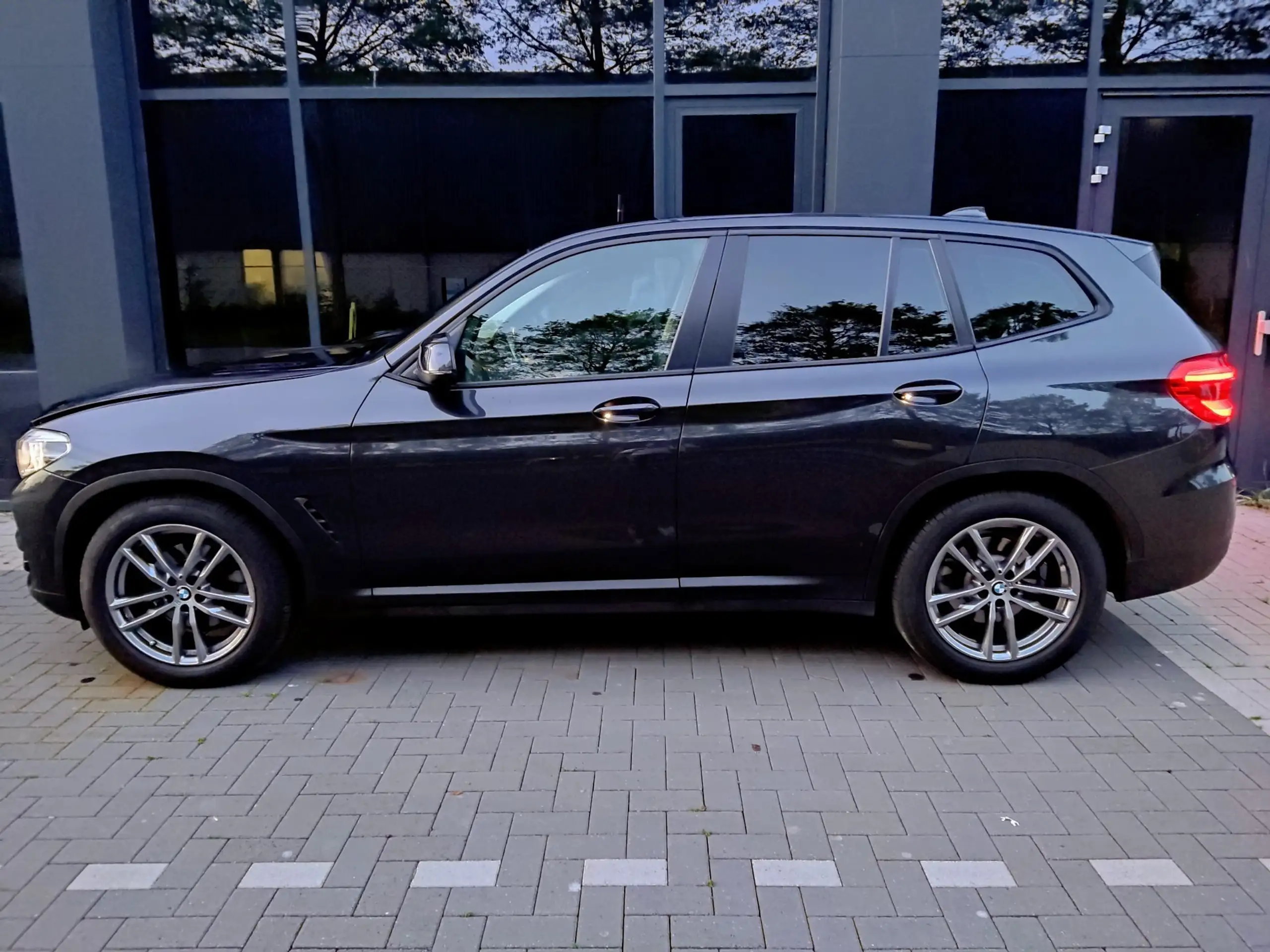 BMW - X3