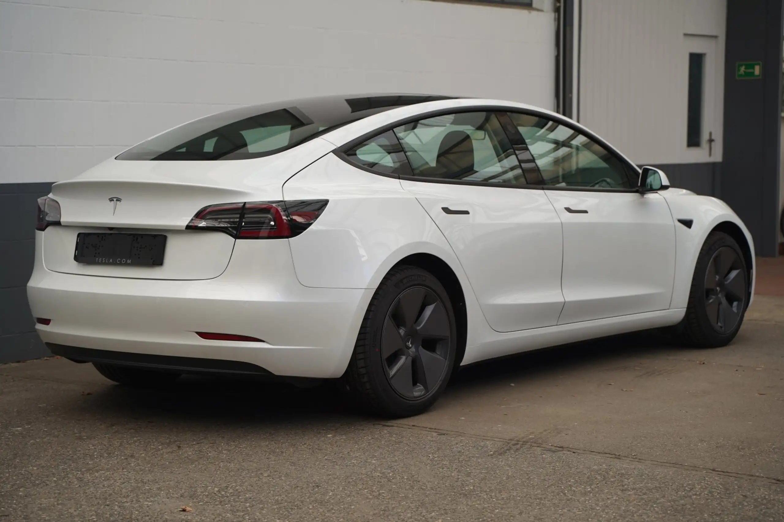 Tesla - Model 3