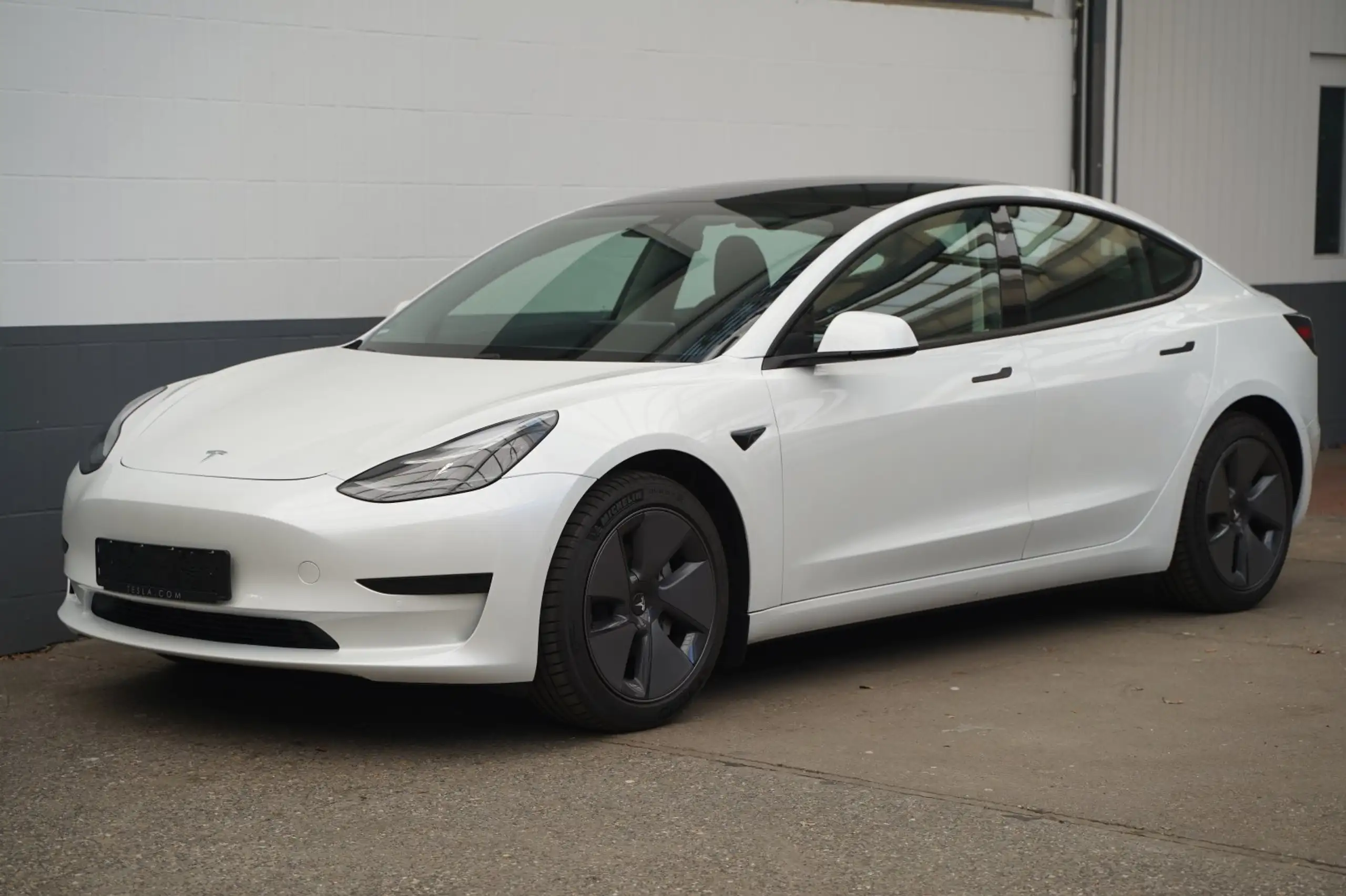 Tesla - Model 3