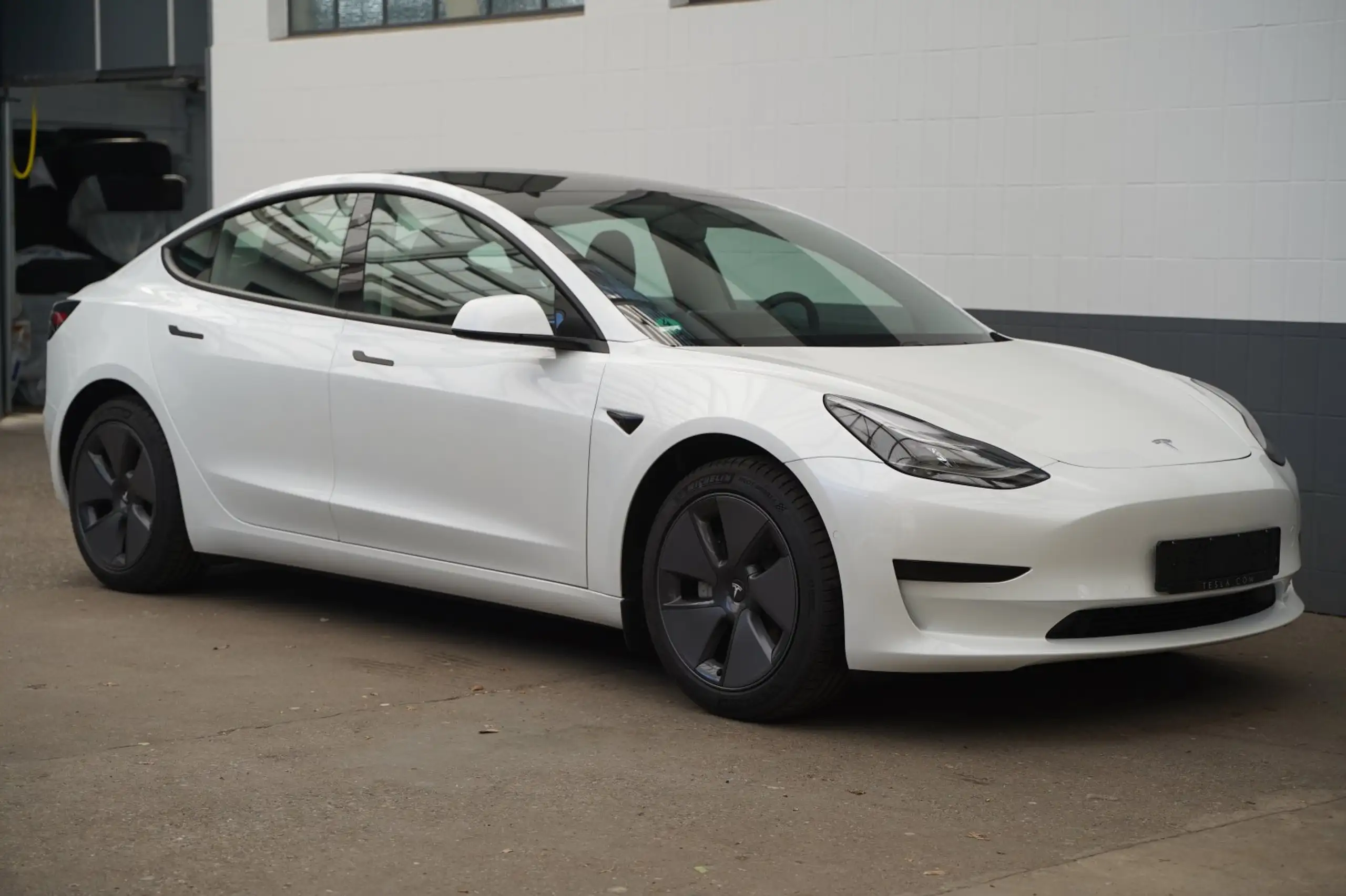 Tesla - Model 3