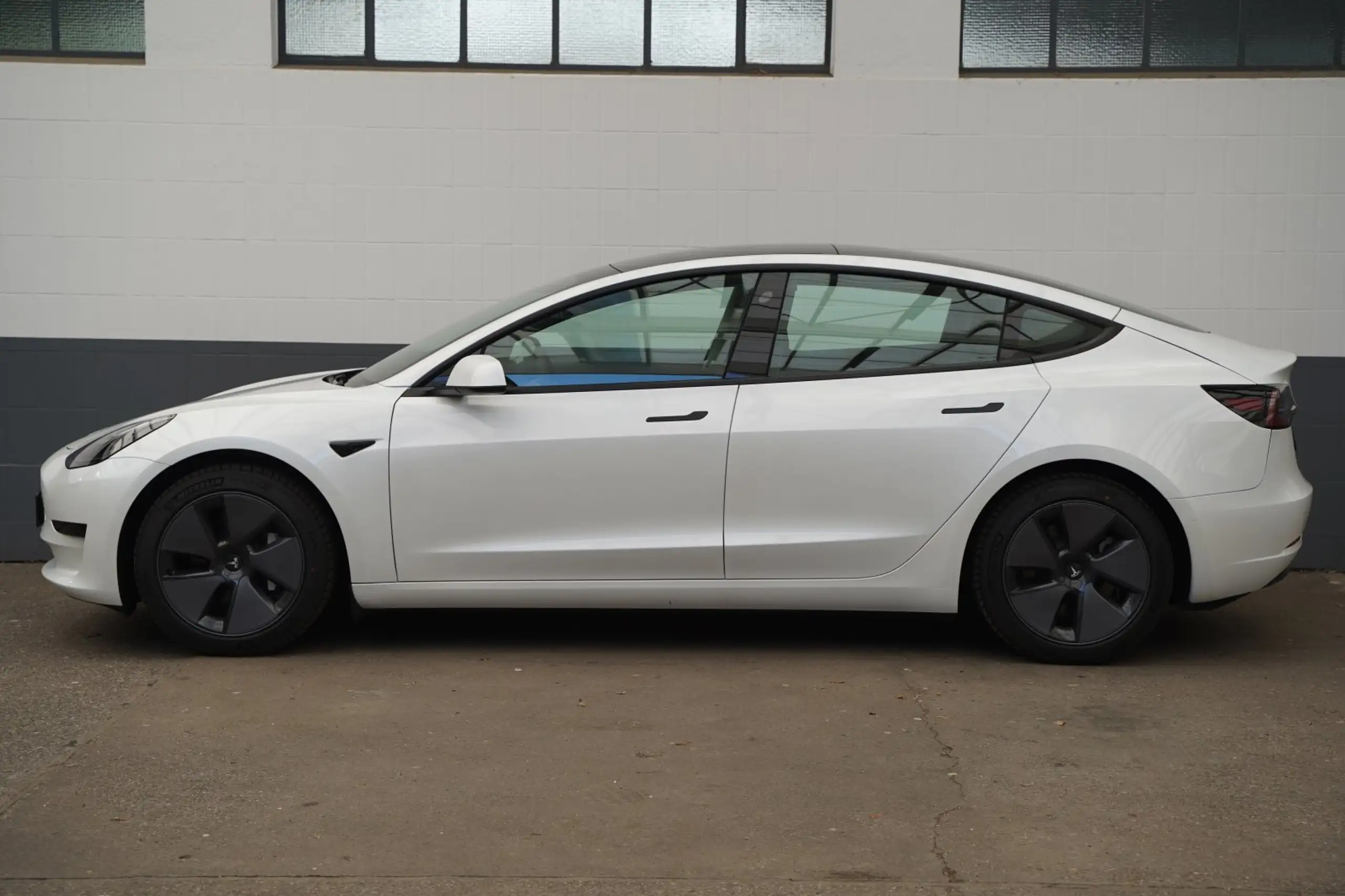 Tesla - Model 3