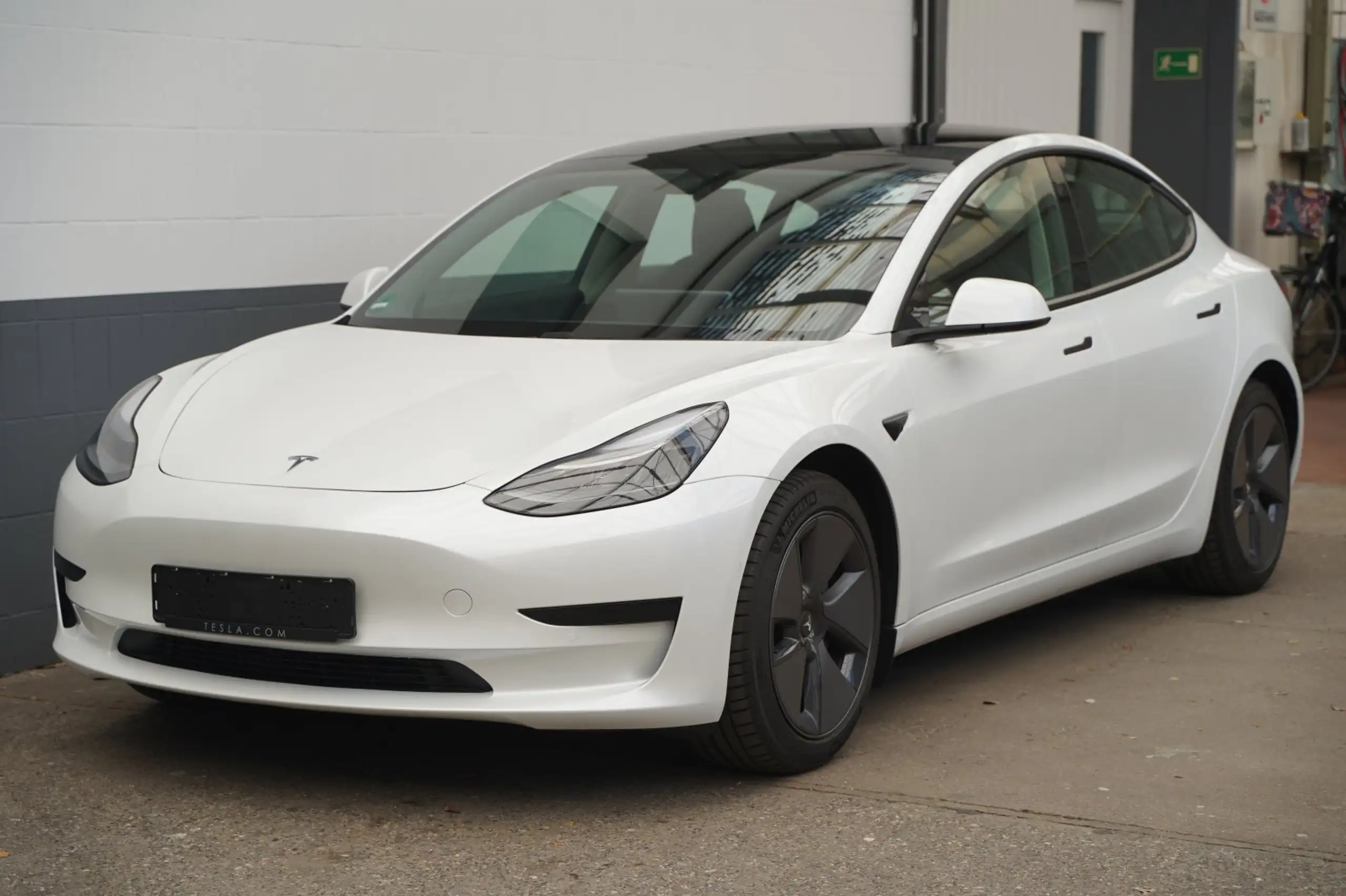 Tesla - Model 3