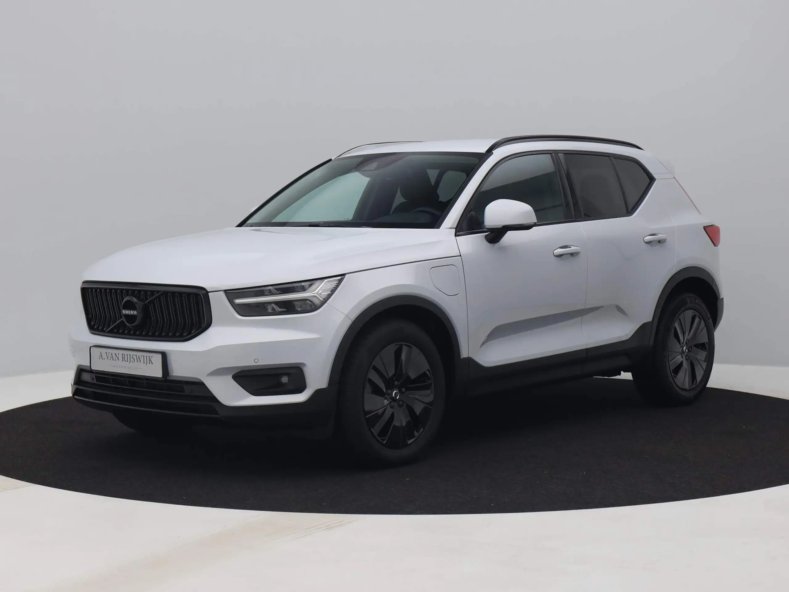 Volvo - XC40