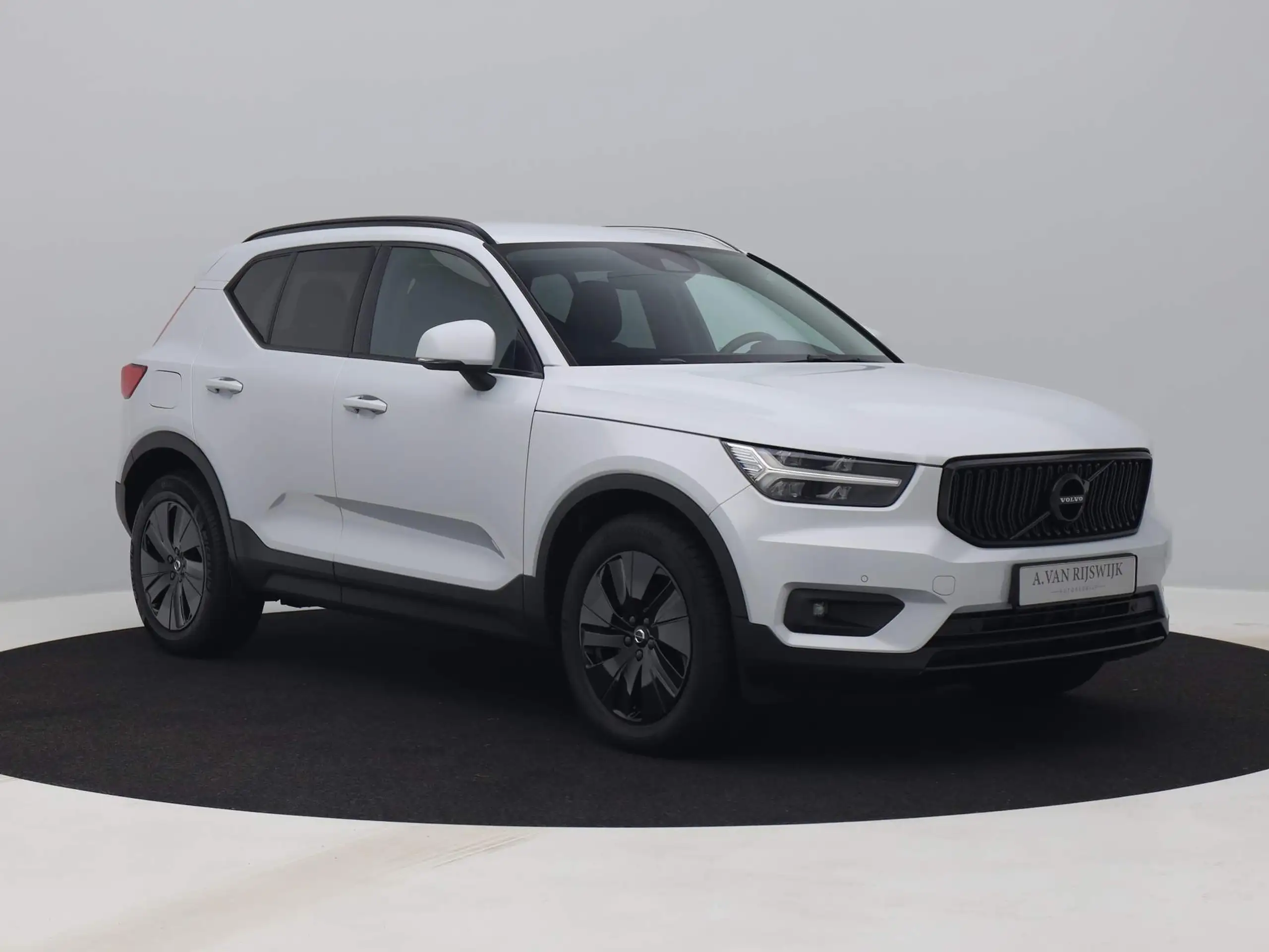 Volvo - XC40