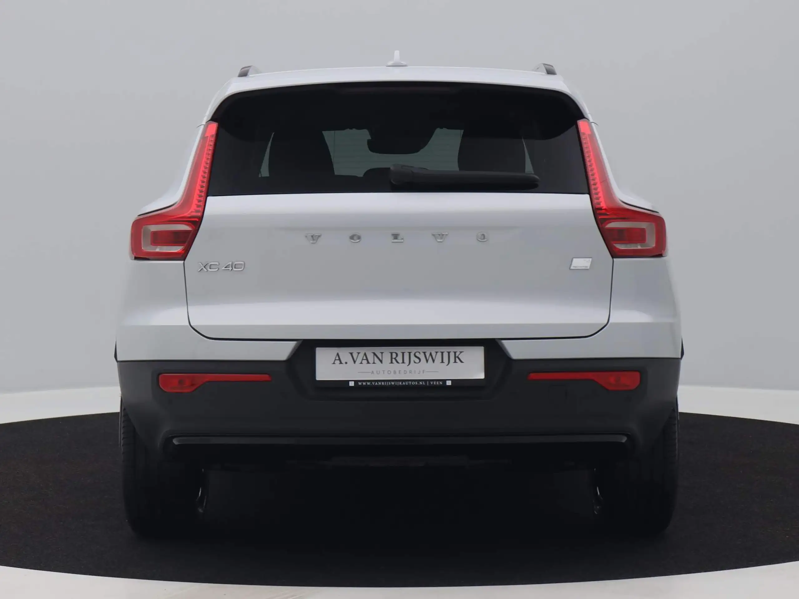 Volvo - XC40