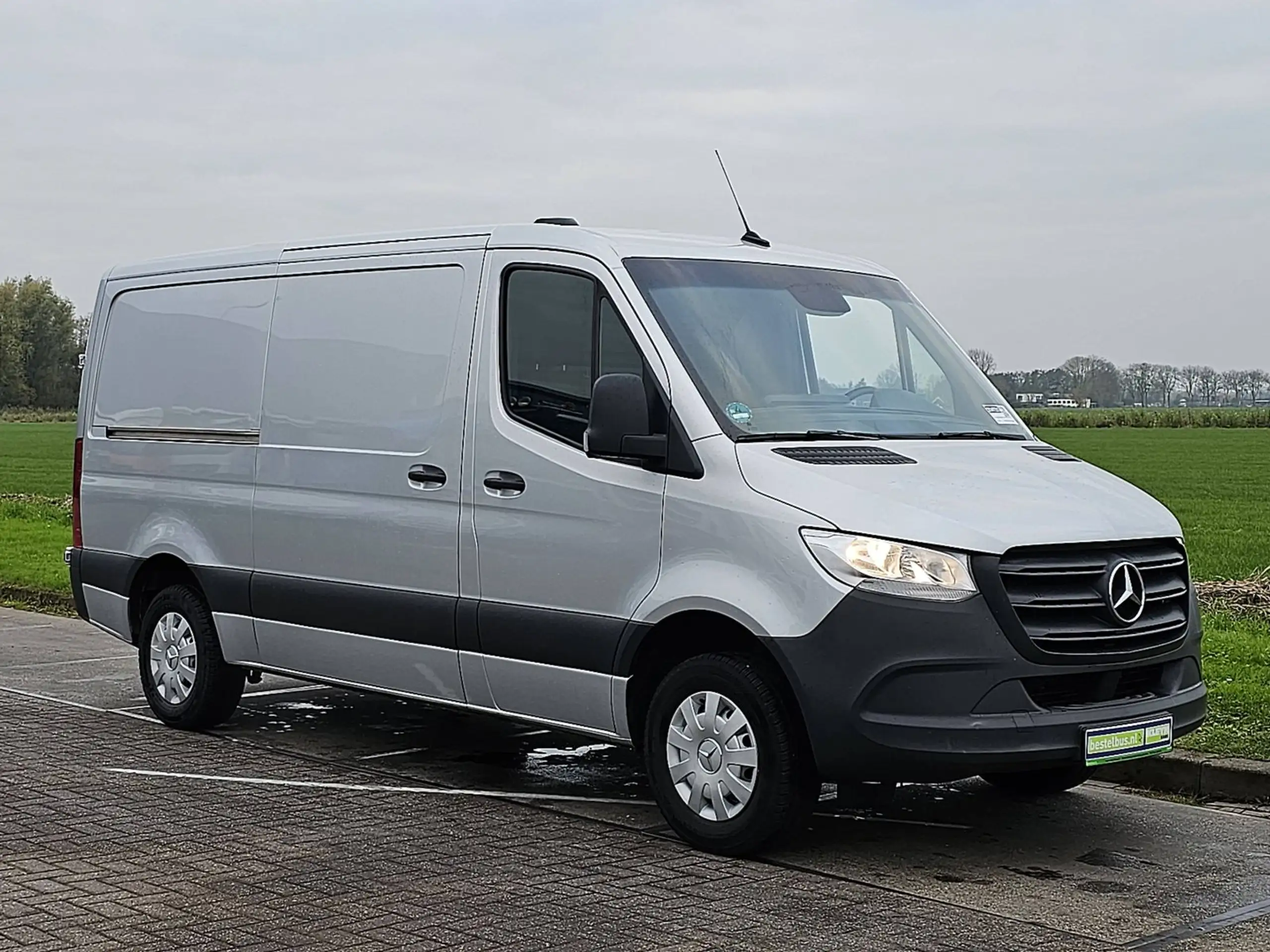 Mercedes-Benz - Sprinter