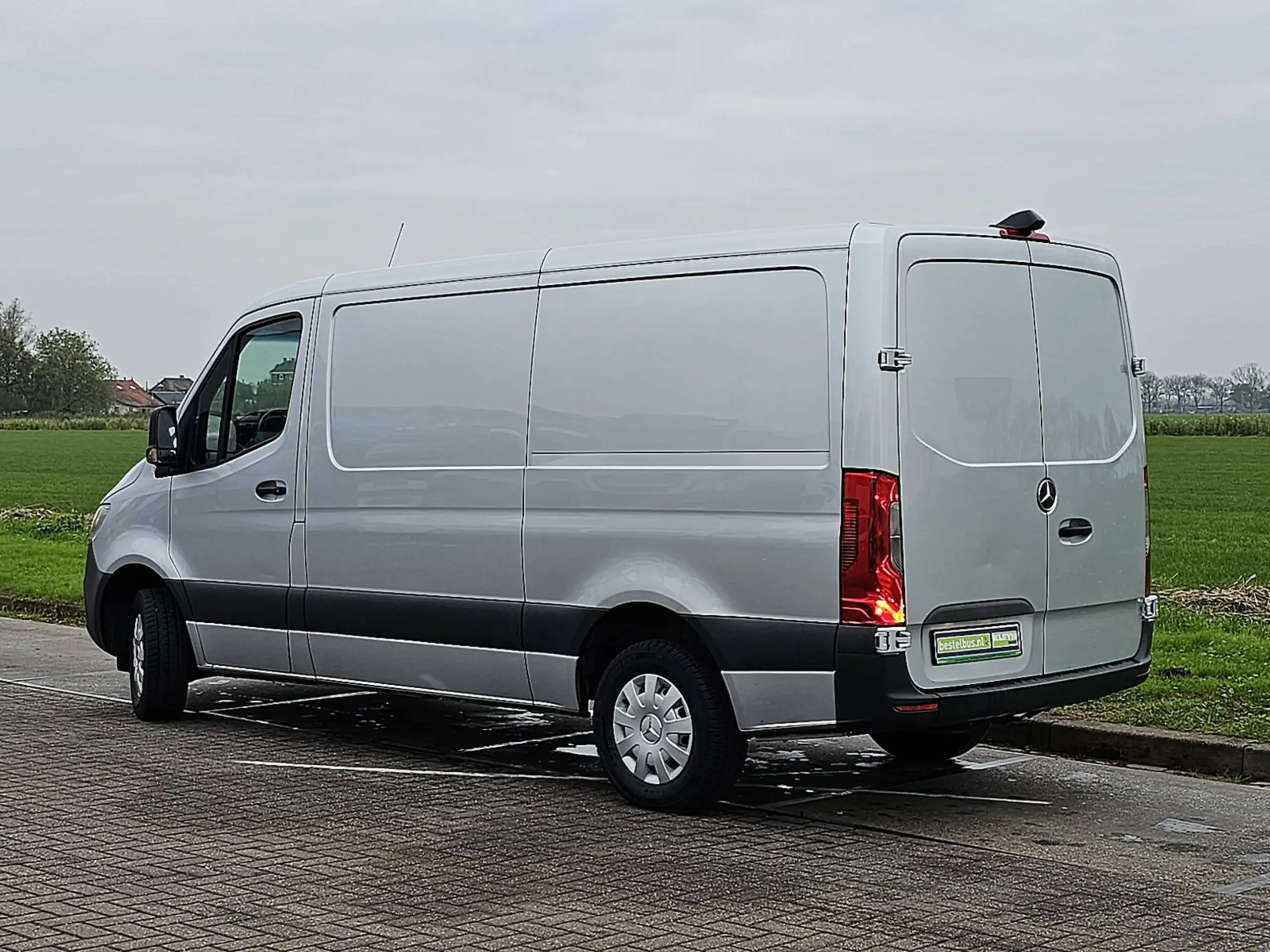 Mercedes-Benz - Sprinter