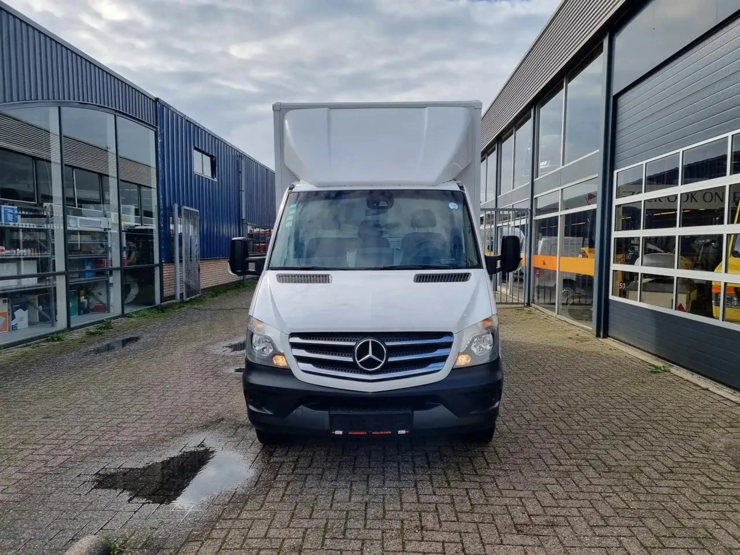 Mercedes-Benz - Sprinter