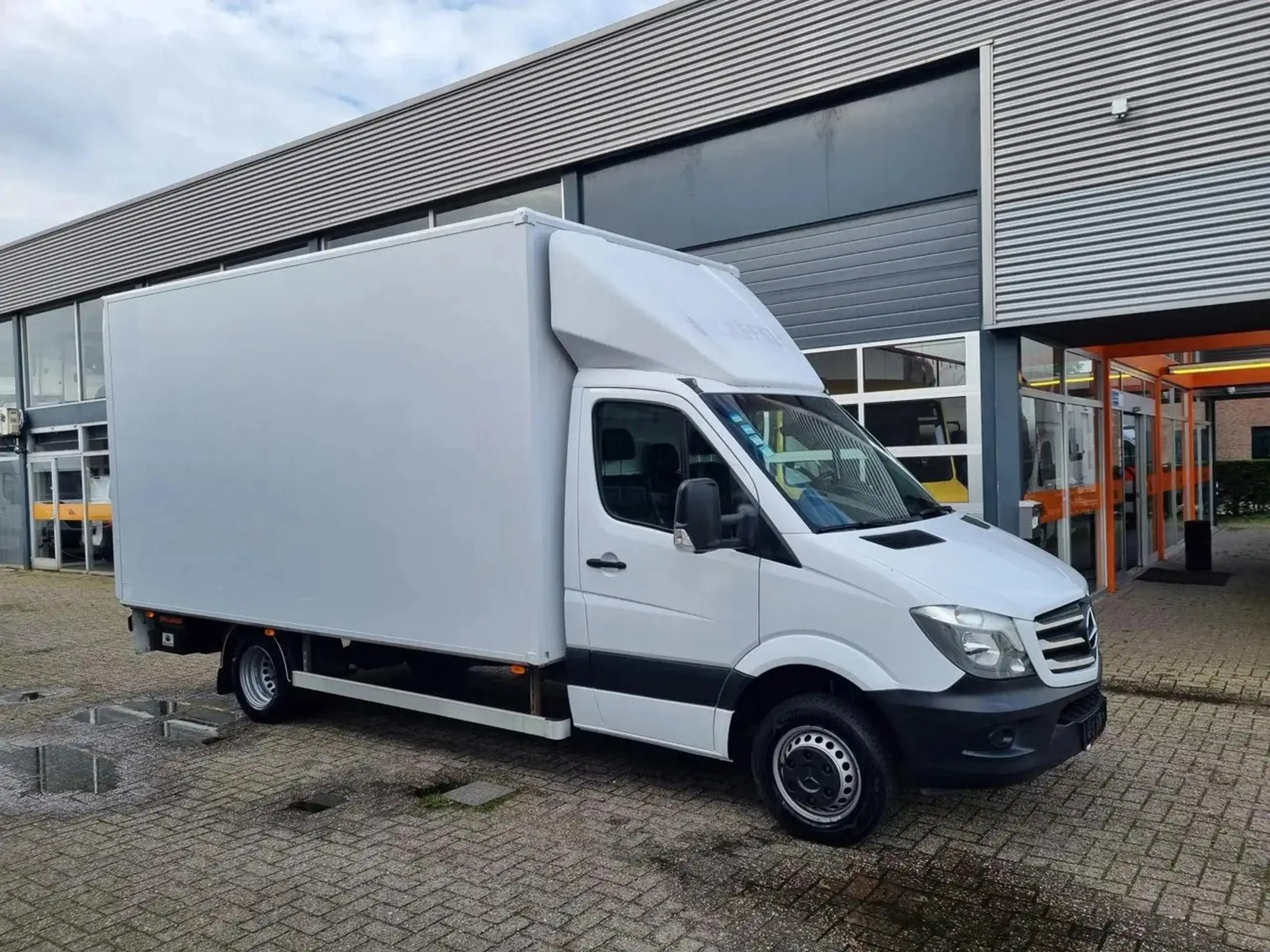 Mercedes-Benz - Sprinter