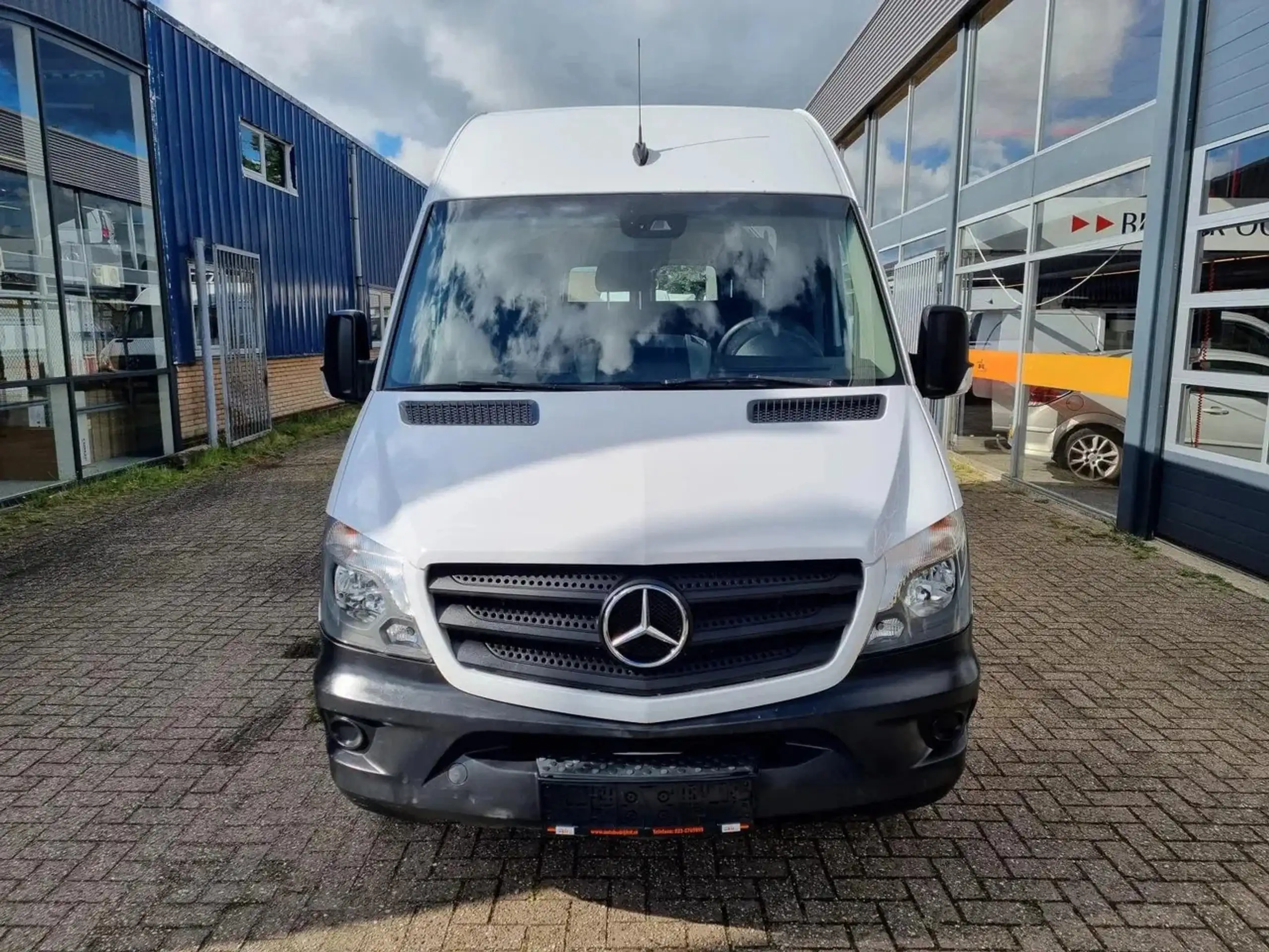 Mercedes-Benz - Sprinter