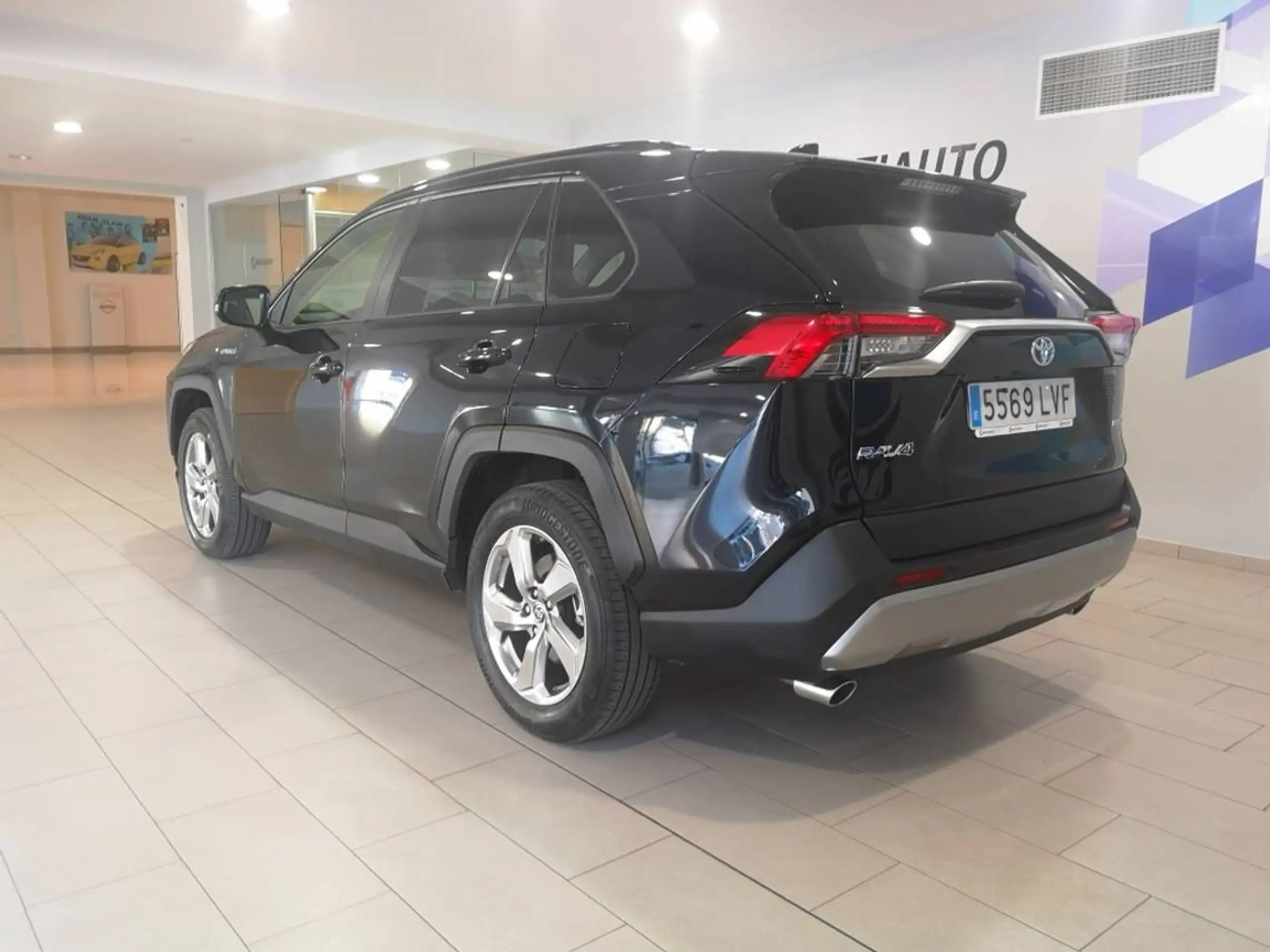 Toyota - RAV 4