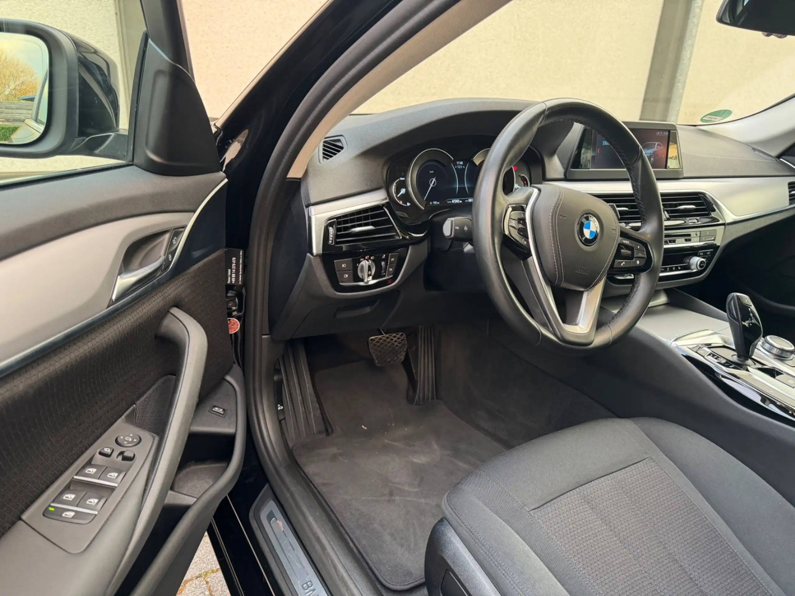 BMW - 520