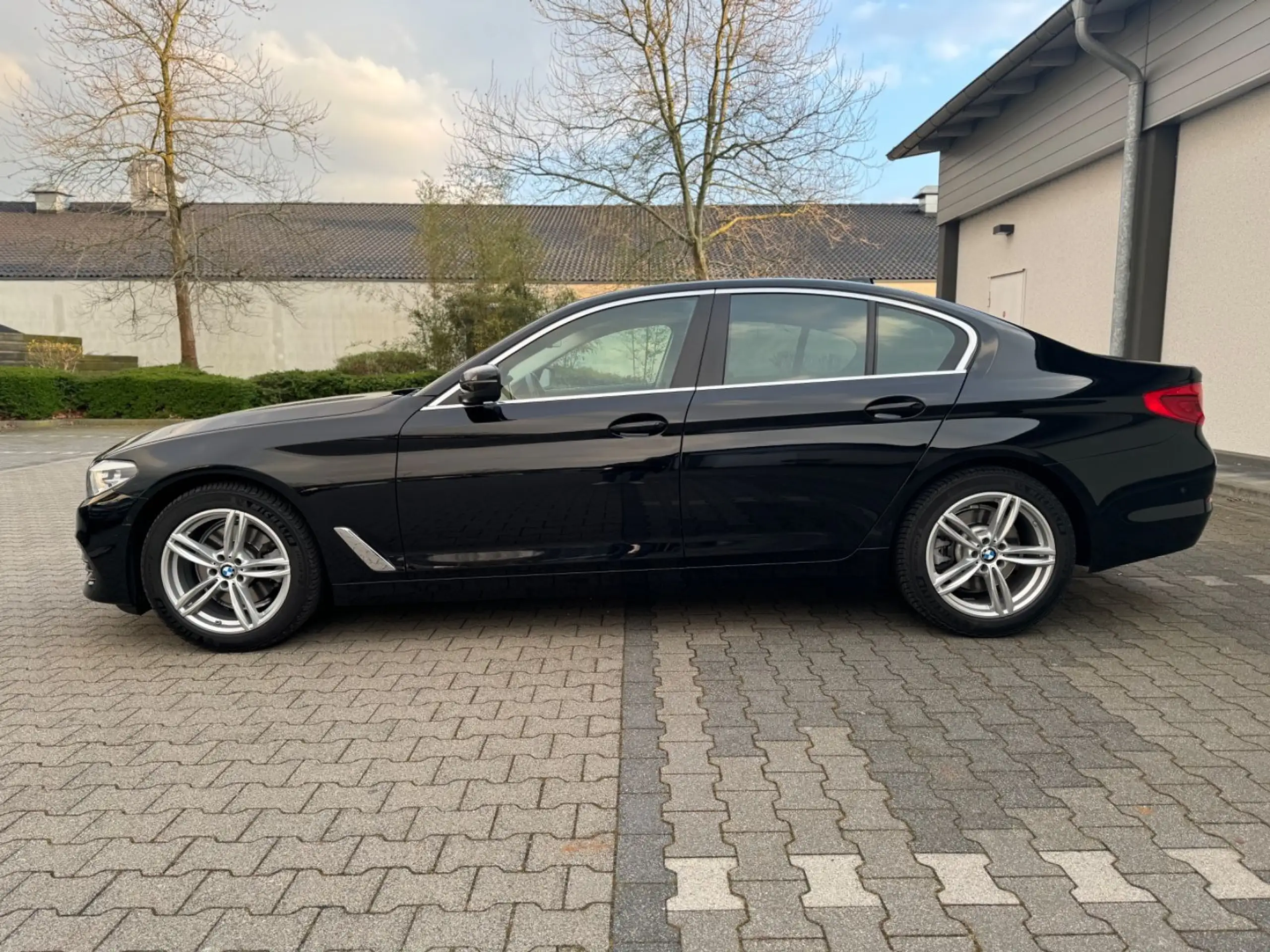 BMW - 520