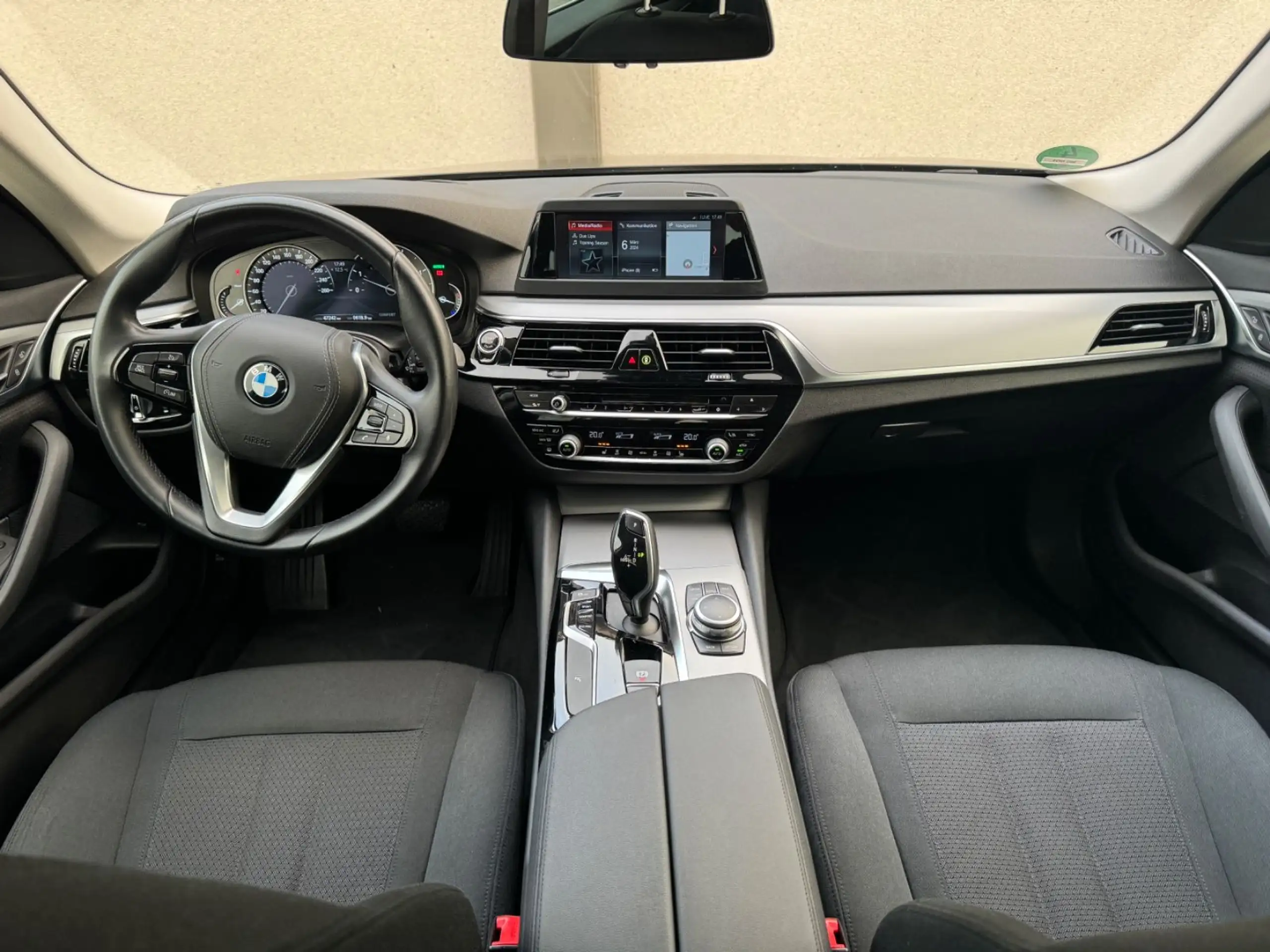 BMW - 520