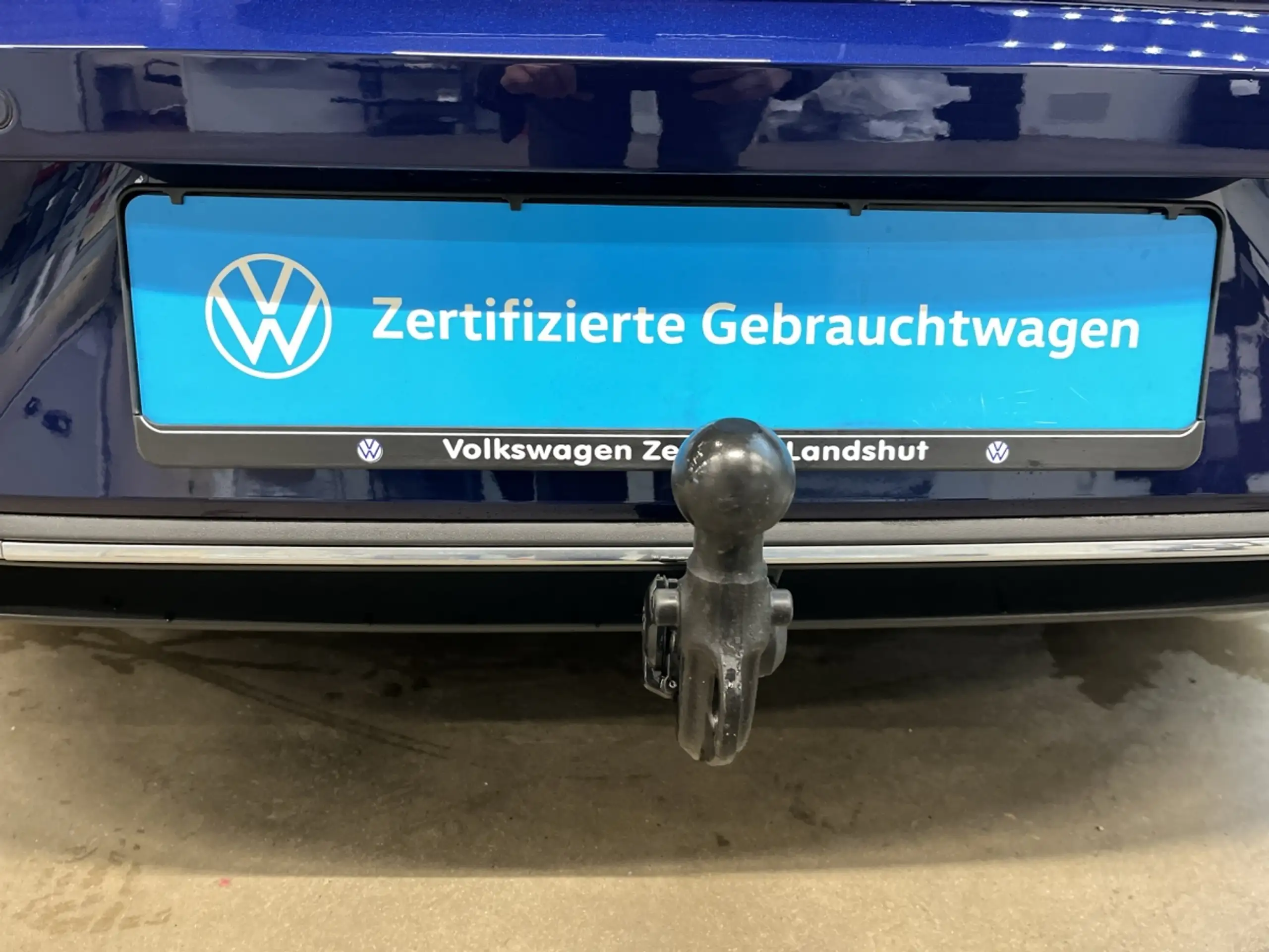 Volkswagen - Golf