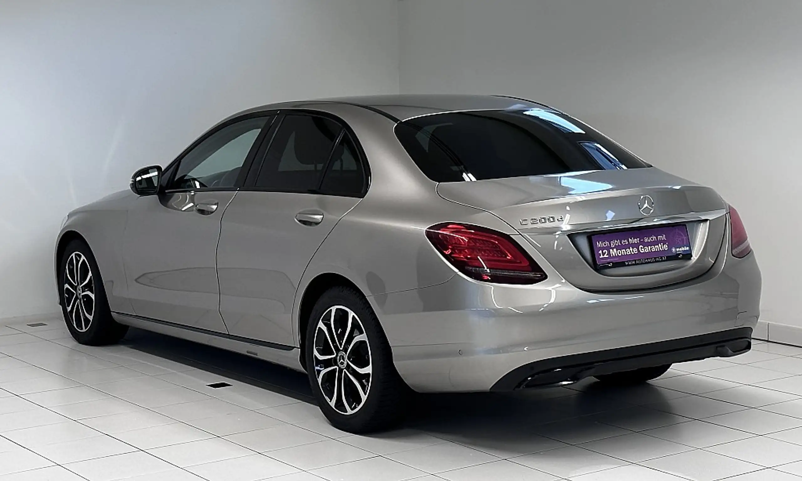 Mercedes-Benz - C 200