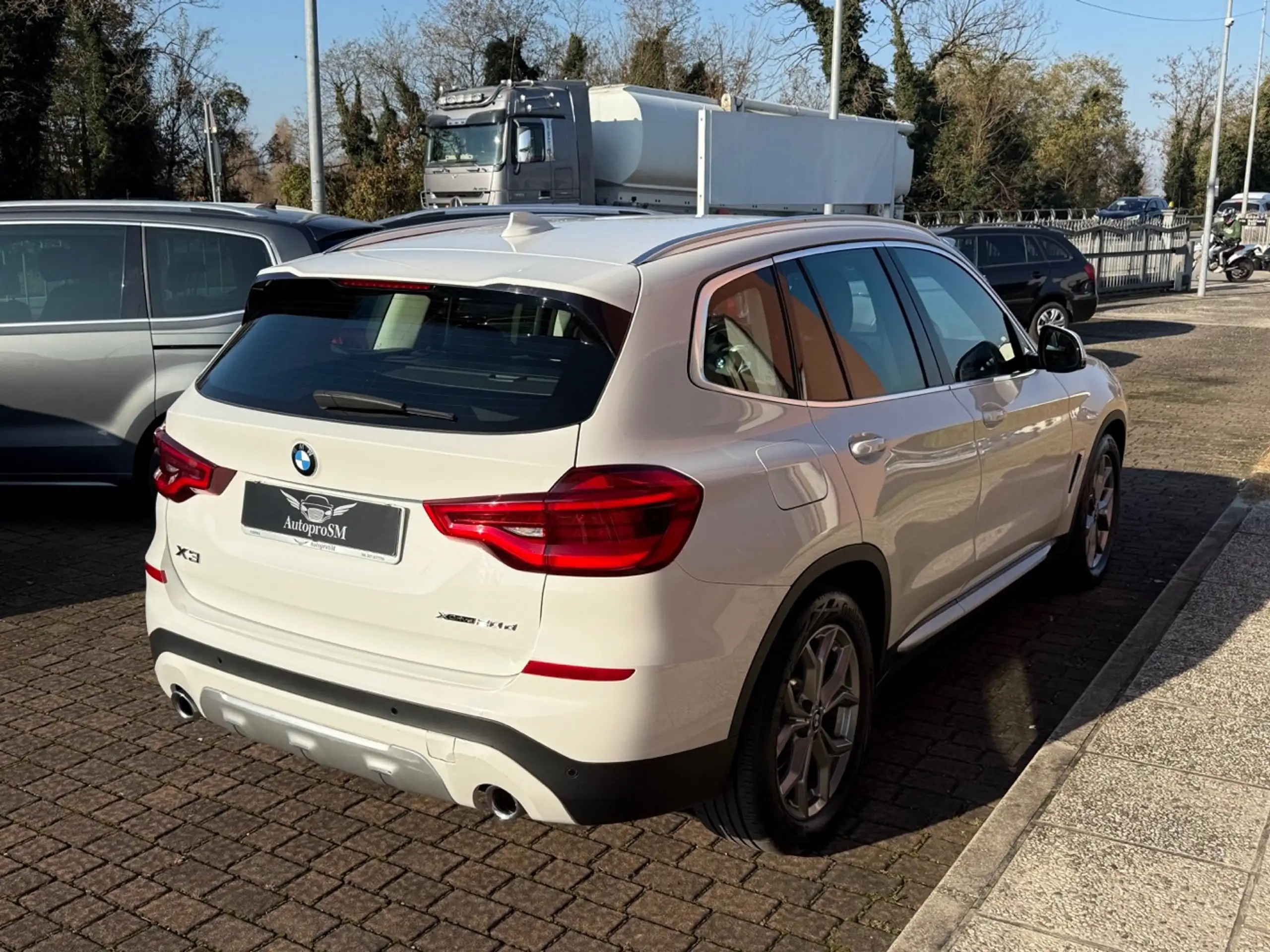 BMW - X3