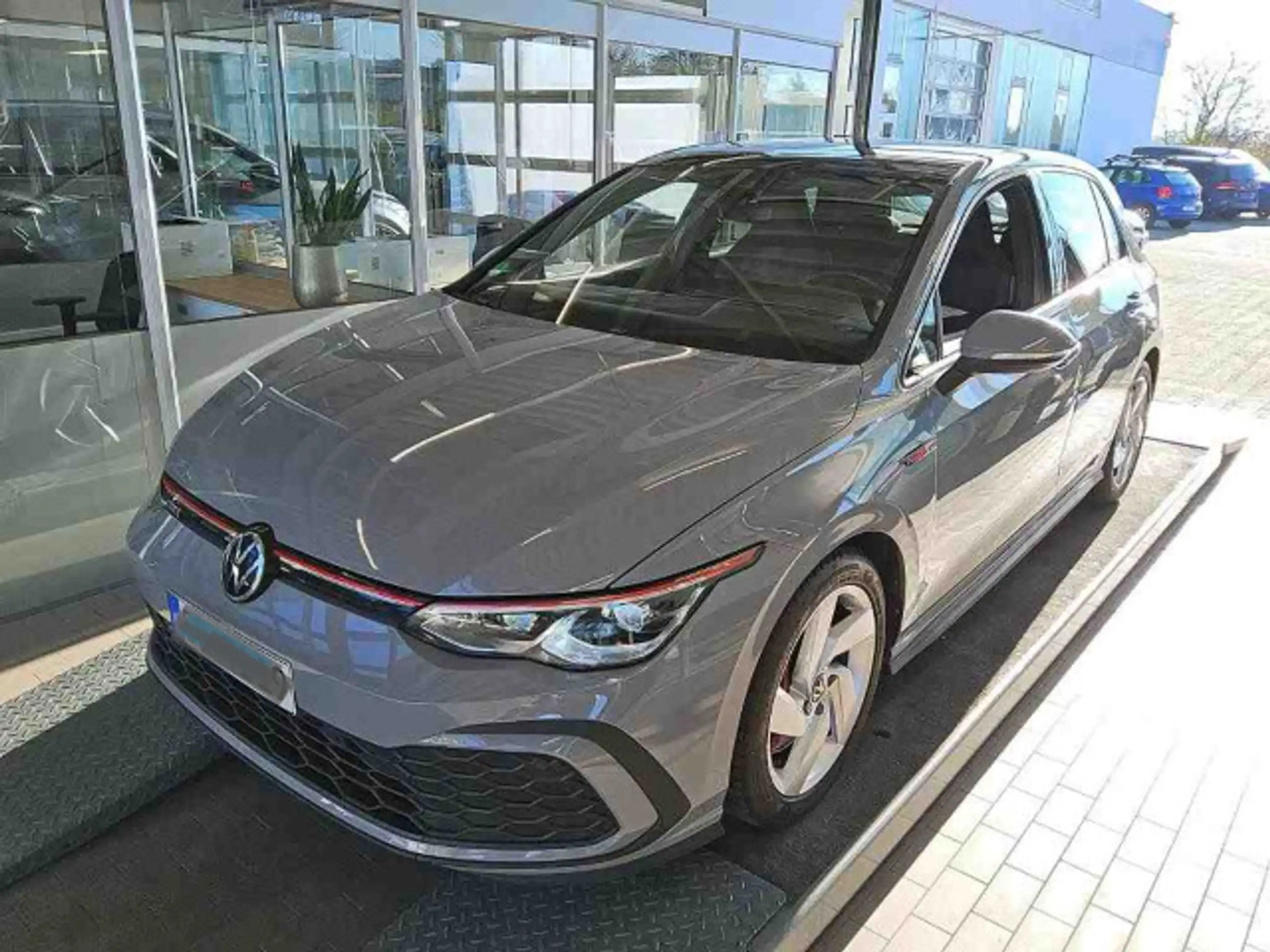 Volkswagen - Golf GTI