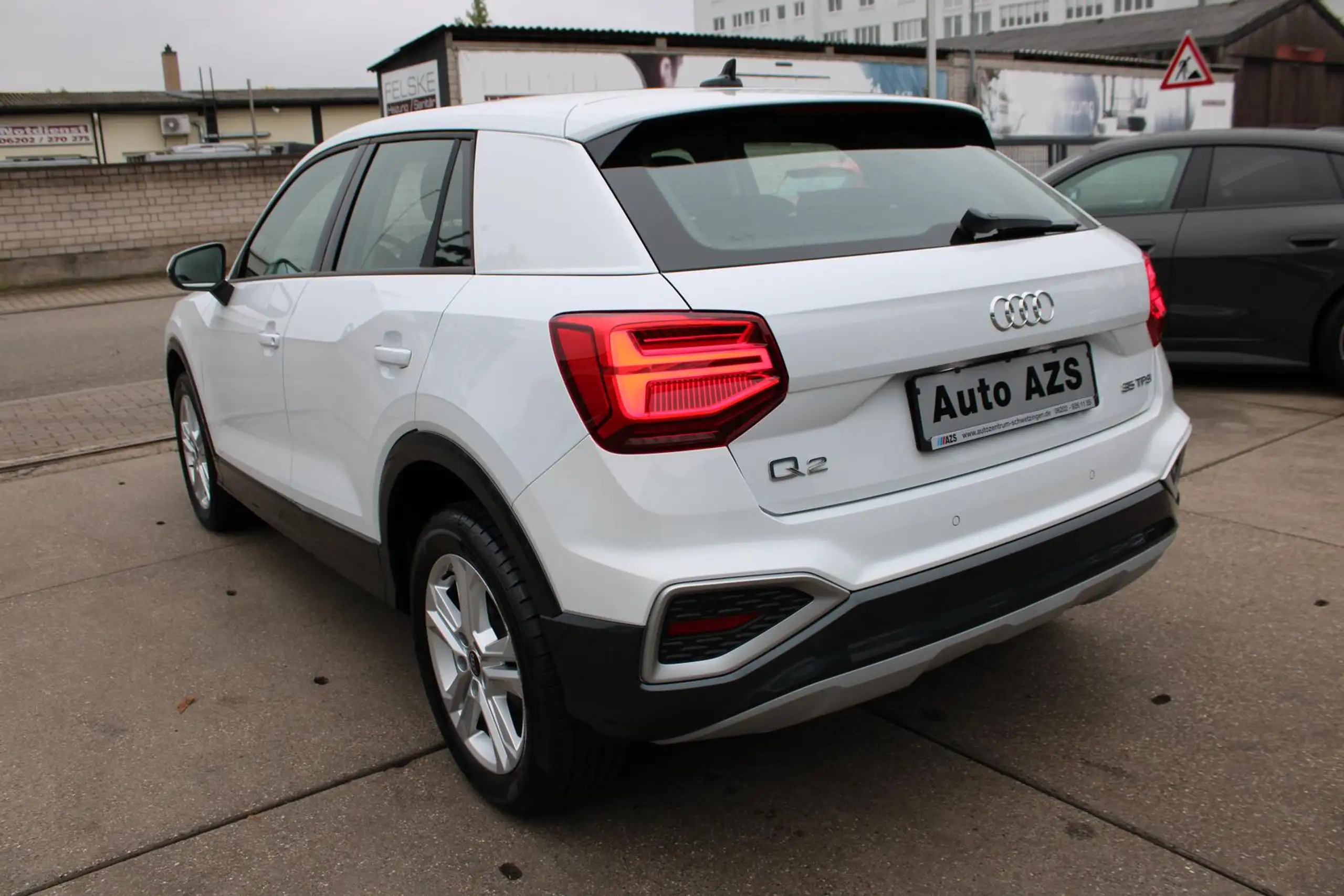 Audi - Q2