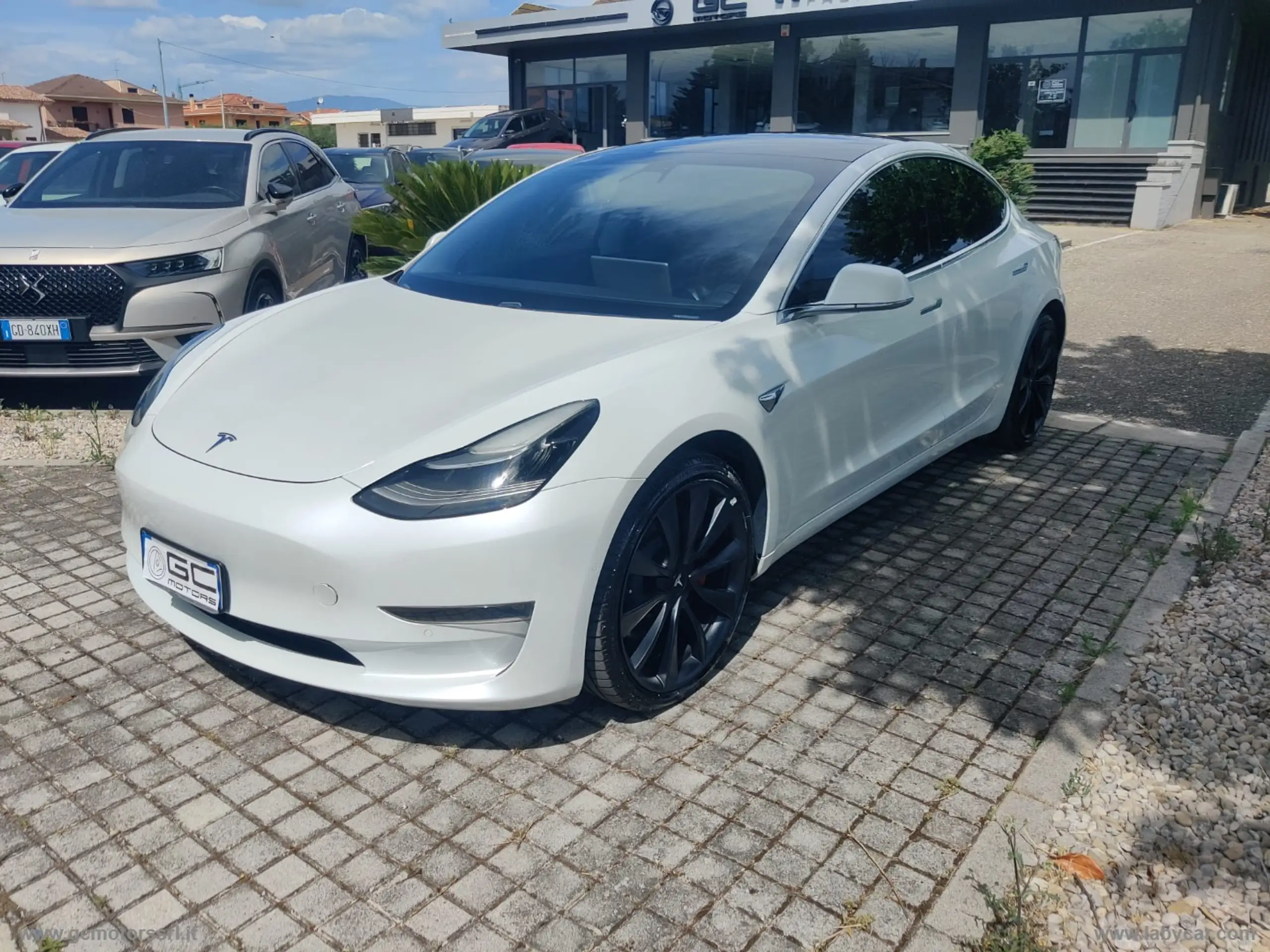 Tesla - Model 3